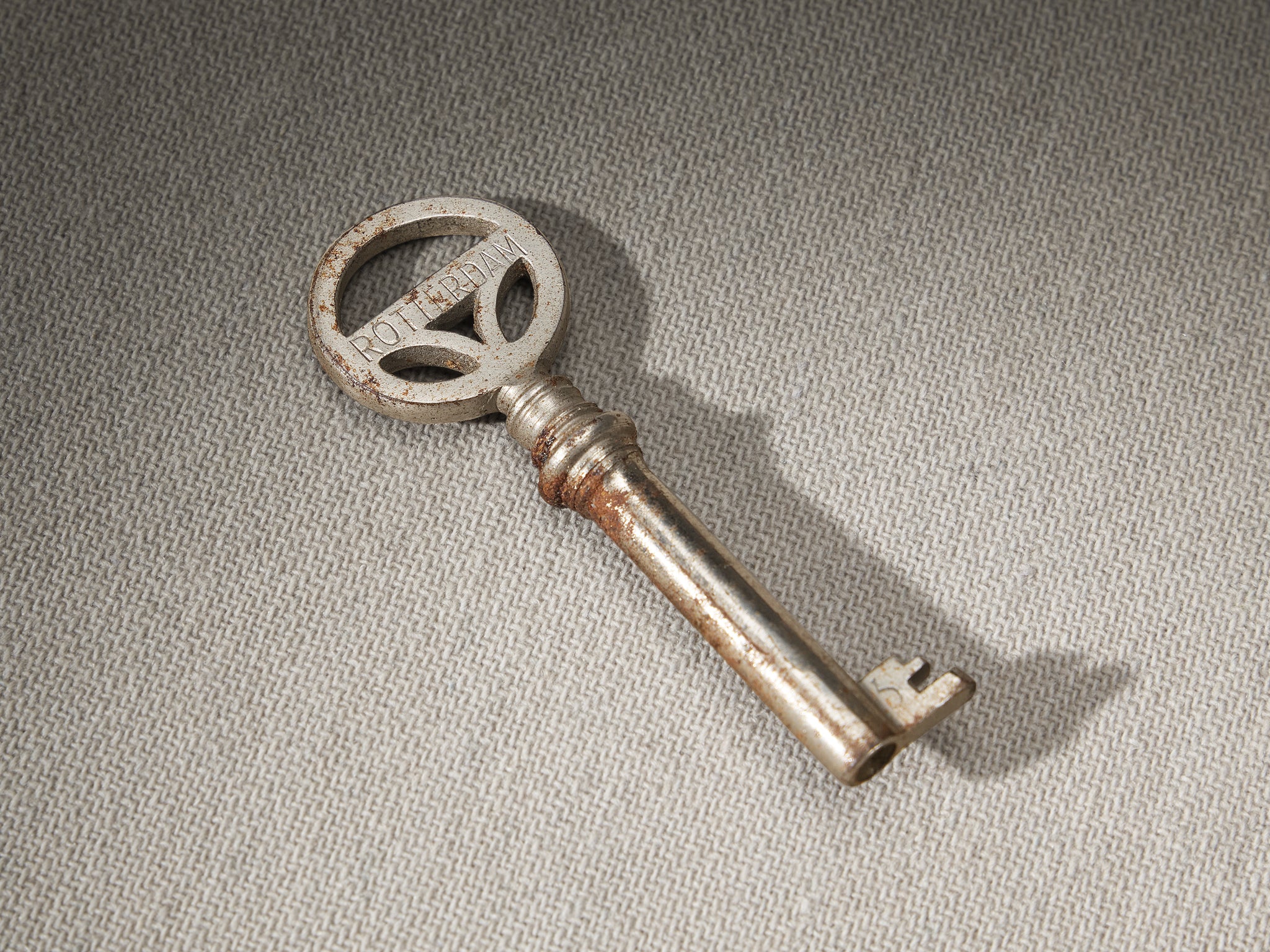 Paul Bromberg for H. Pander & Zonen Free-Standing Desk in Solid Oak Tables Morentz