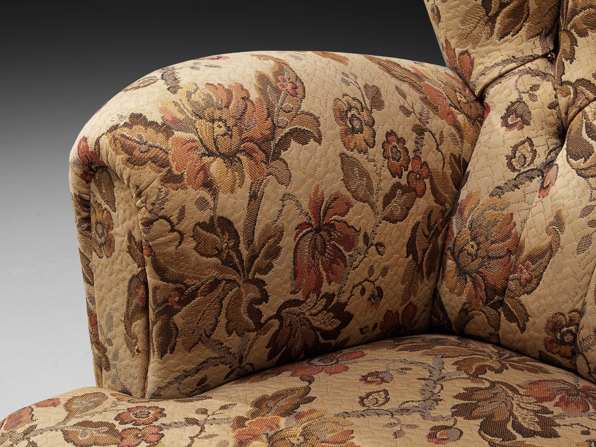 Mid-Century Bulky Lounge Chair in Floral Upholstery Seating Morentz