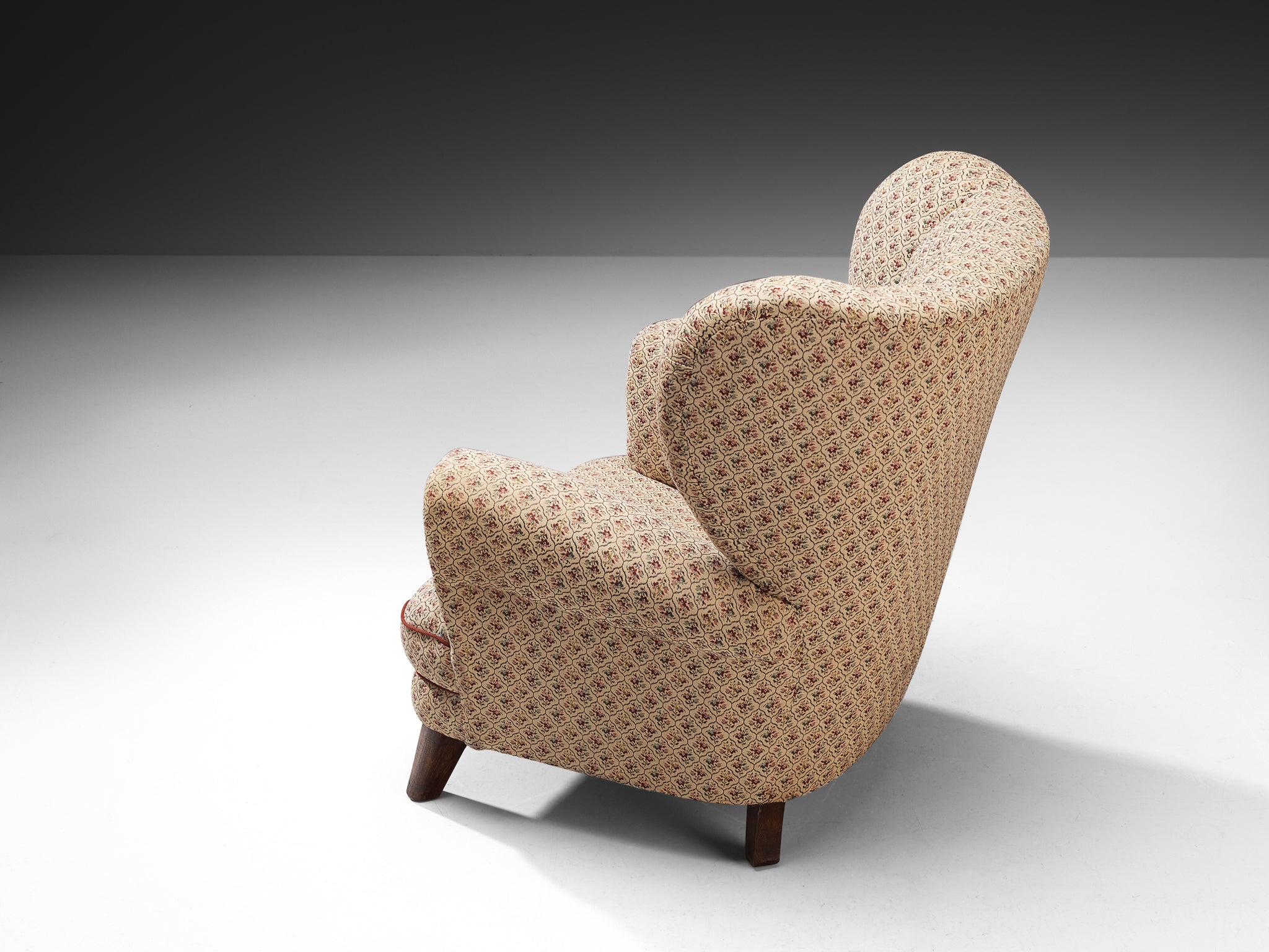 Mid-Century Bulky Lounge Chair in Beige Patterned Upholstery Seating Morentz