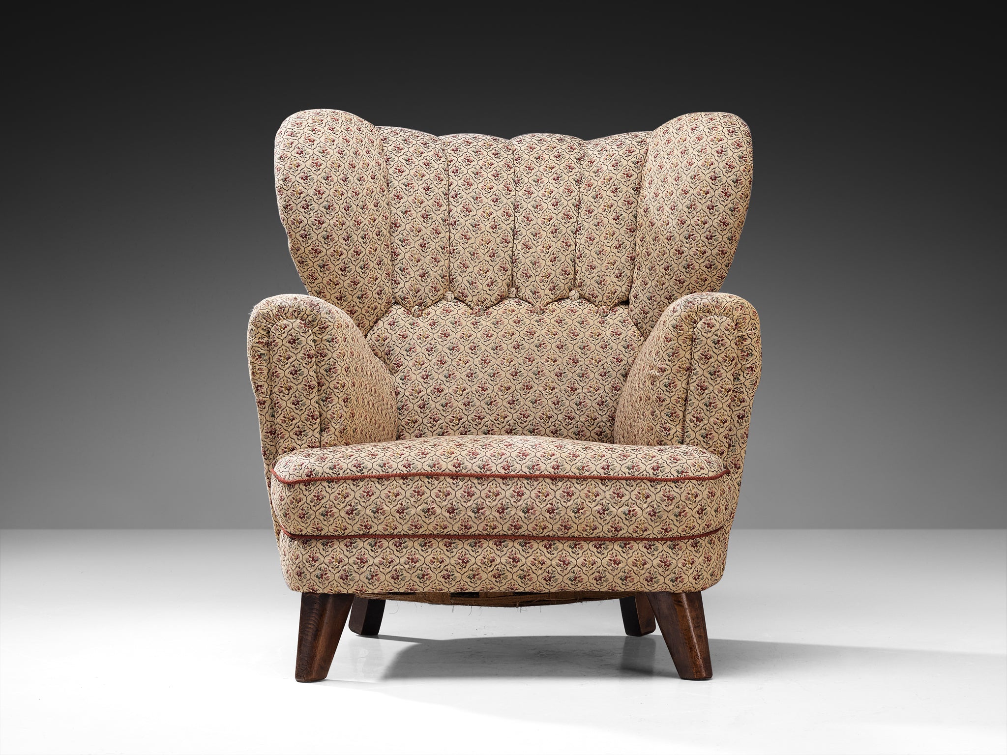 Mid-Century Bulky Lounge Chair in Beige Patterned Upholstery Seating Morentz