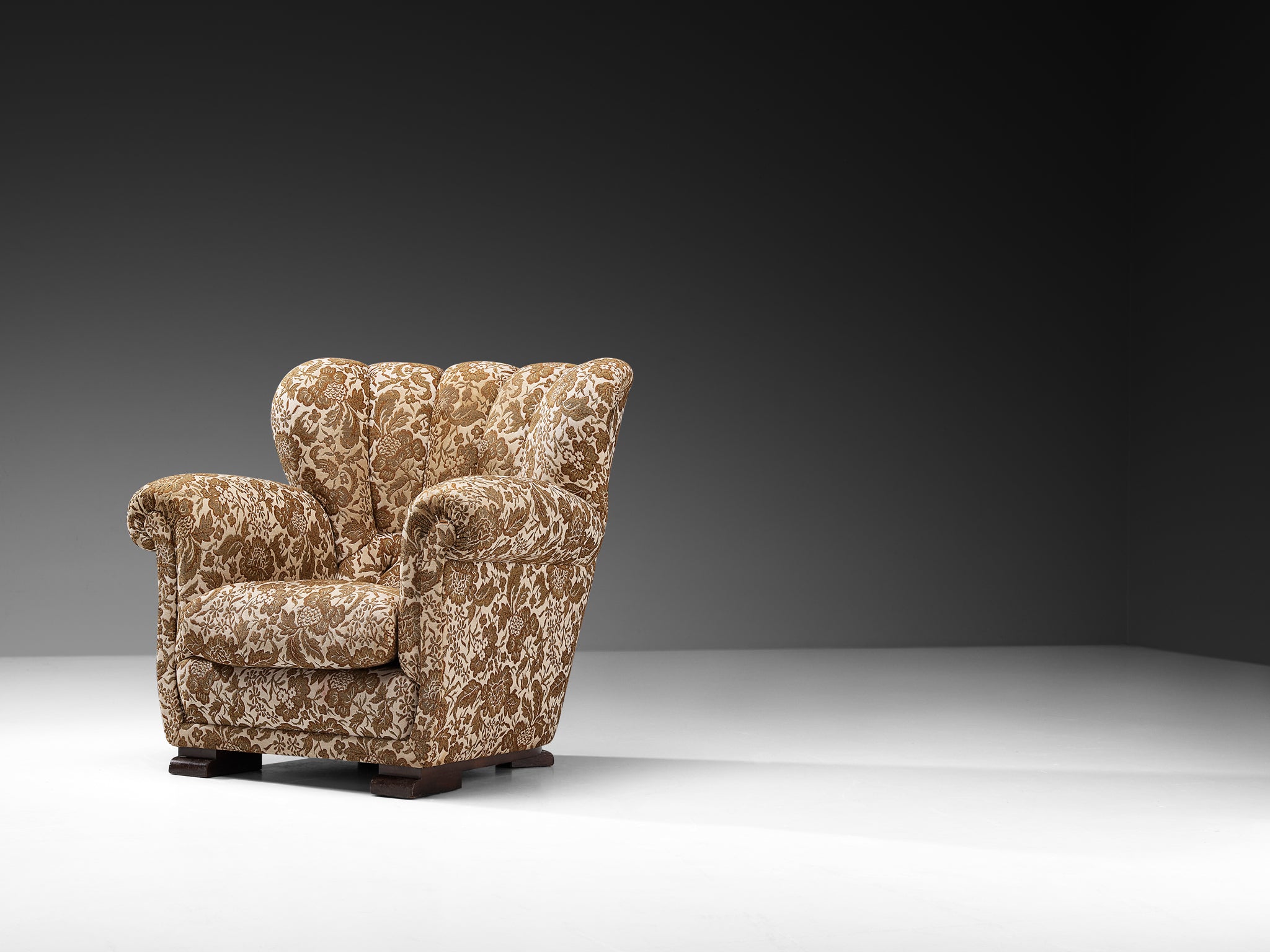 Mid-Century Bulky Lounge Chair in Patterned Upholstery Seating Morentz