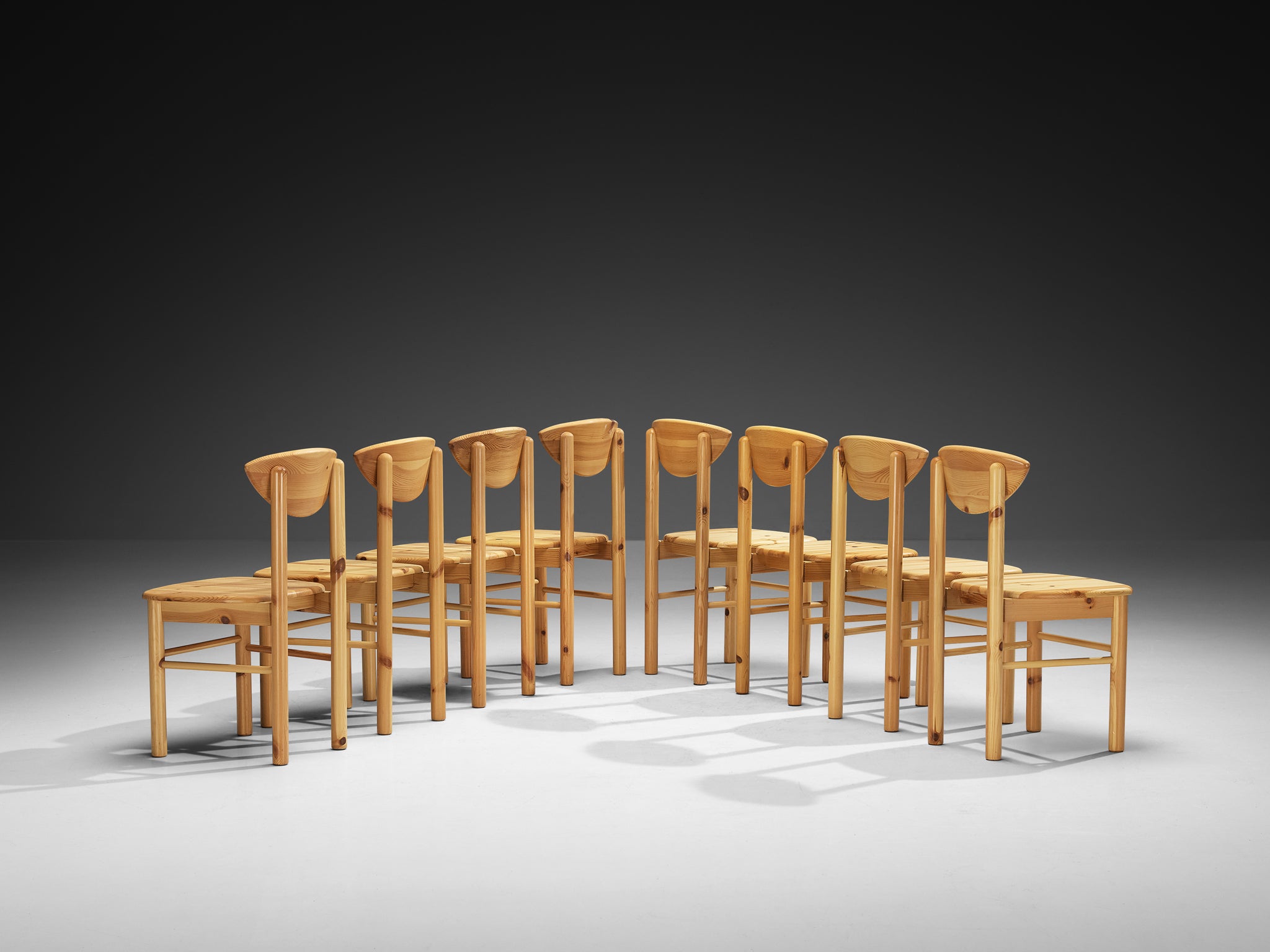 Set of Eight Dining Chairs in Solid Pine Seating Morentz
