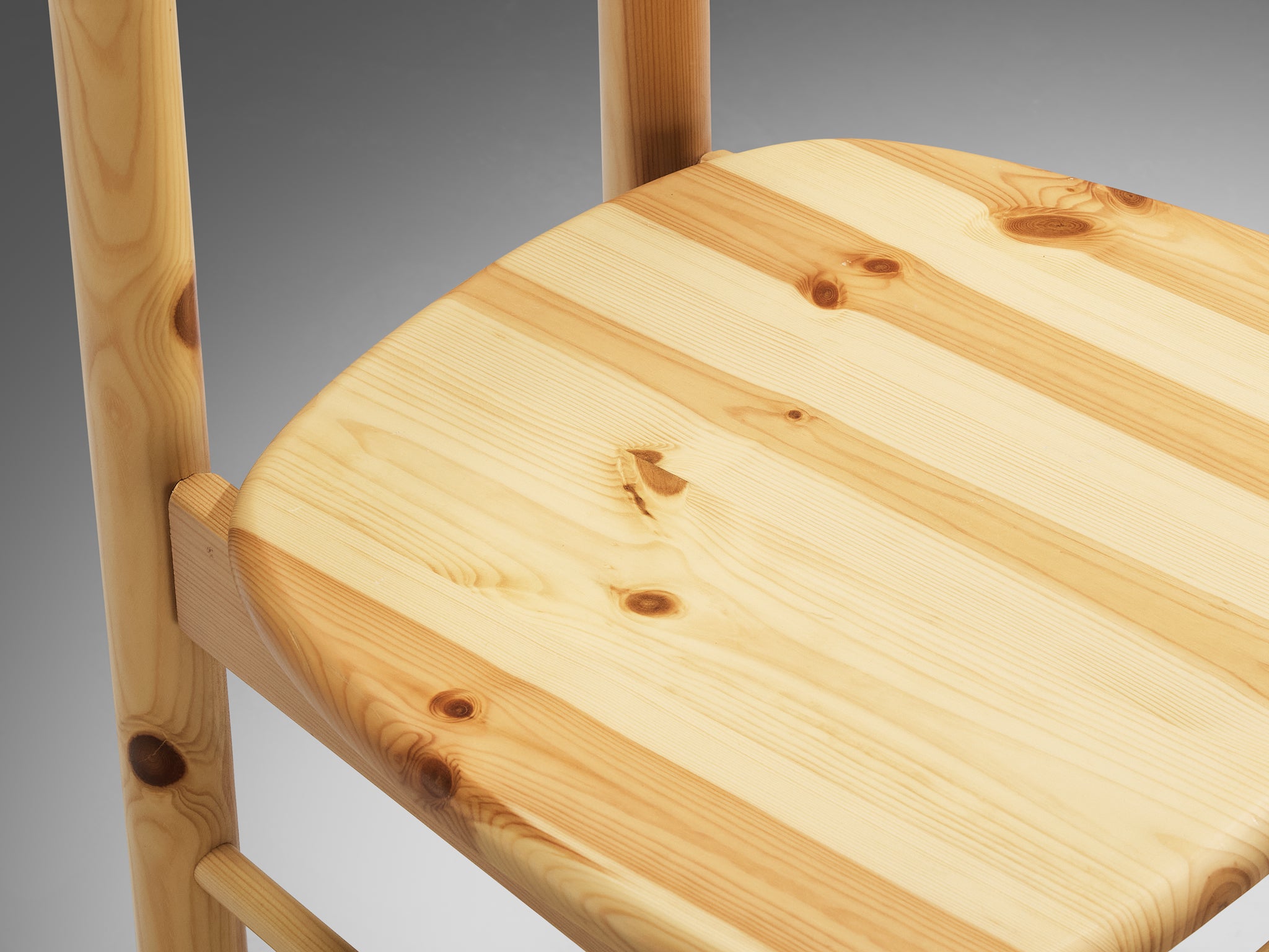 Set of Eight Dining Chairs in Solid Pine Seating Morentz