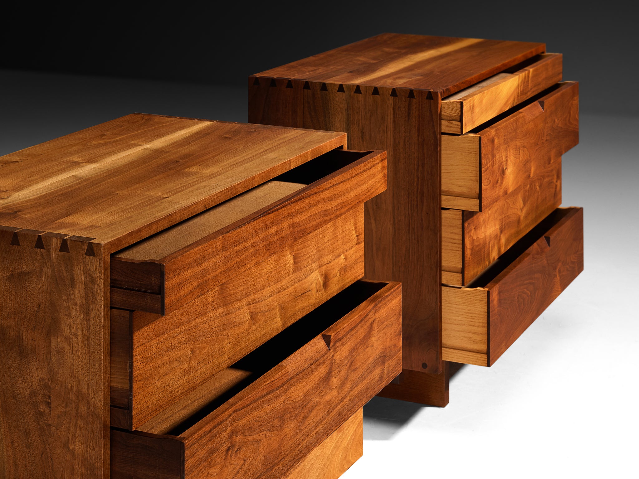 George Nakashima for George Nakashima Studio Pair of Chests of Drawers in Walnut Case pieces and storage cabinets Morentz