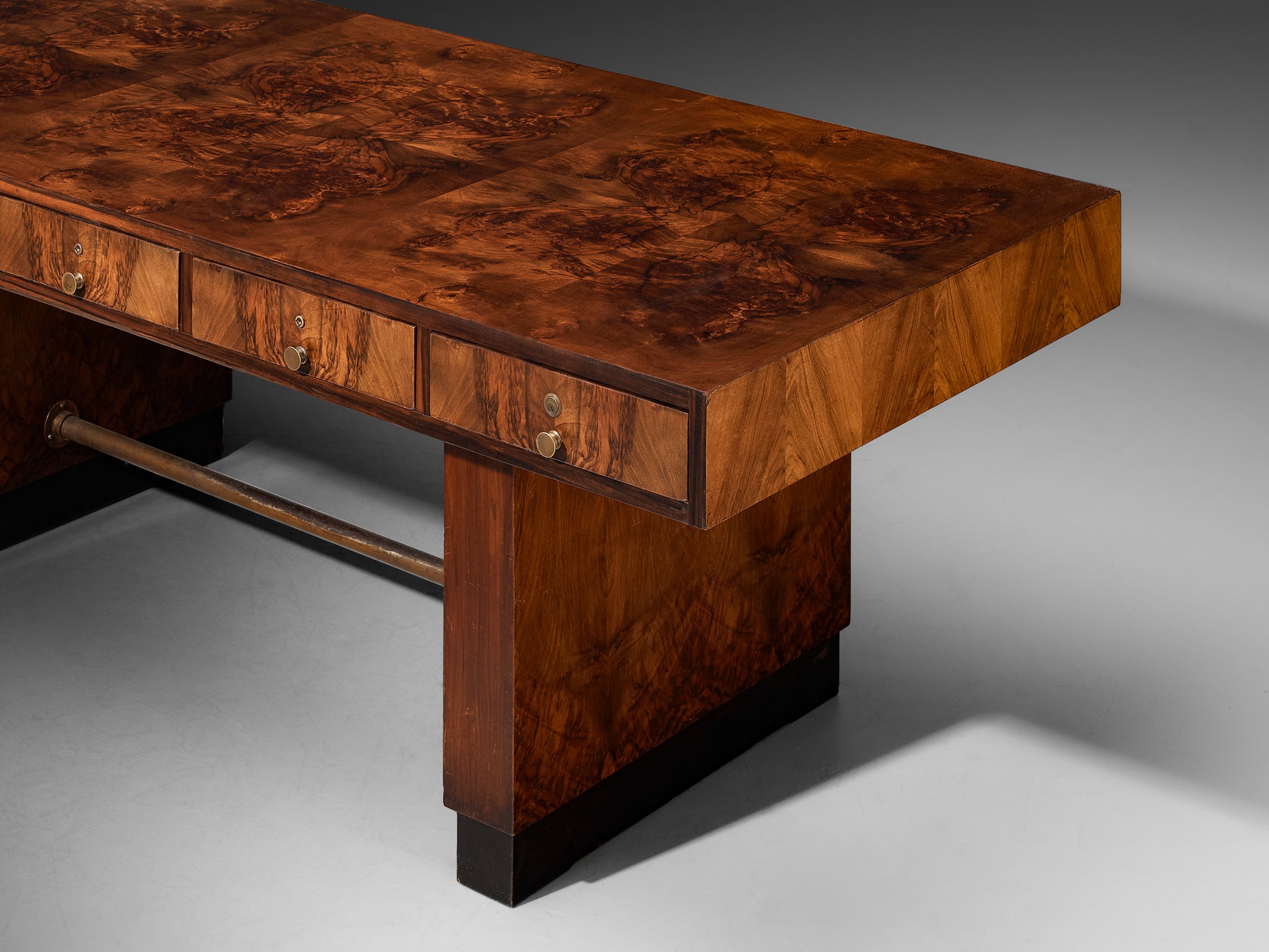 1930s Italian Rationalist Executive Desk in Walnut Burl Tables Morentz
