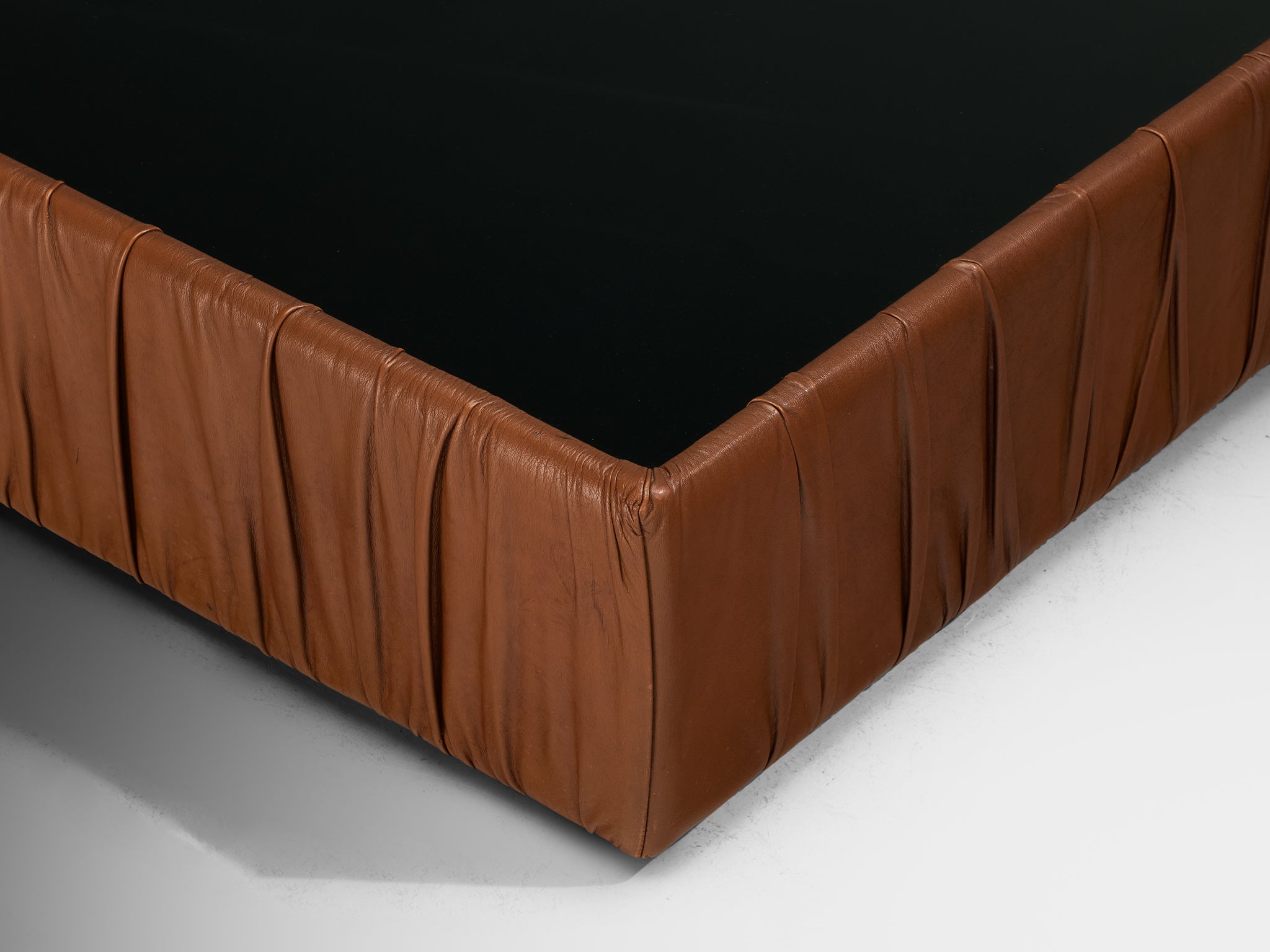 Seven Salotti Italian Coffee Table in Brown Leather and Black Glass Tables Morentz