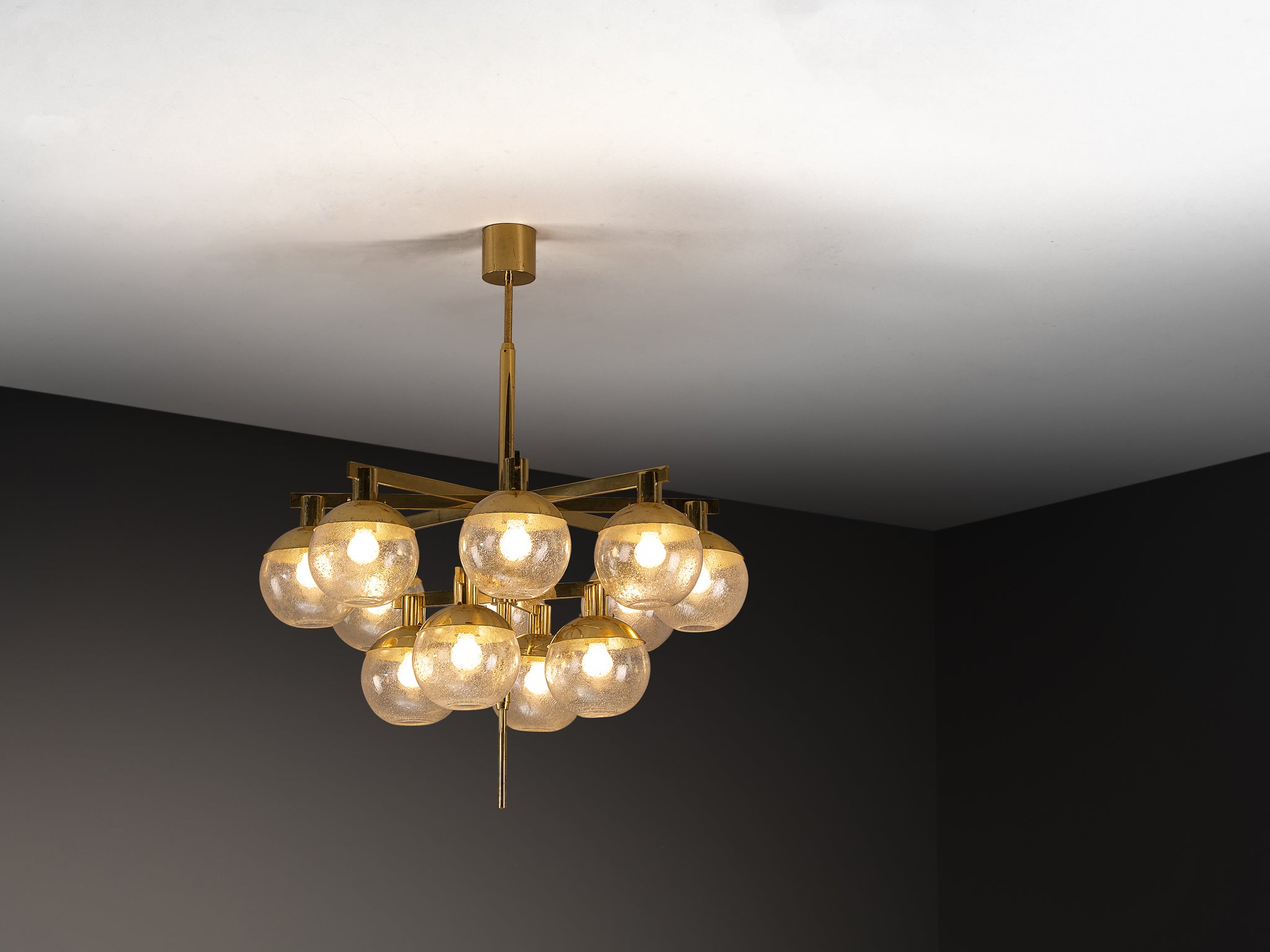 シーリングライト・天井照明 Hans Agne Jakobsson Hans-Agne Jakobsson 'Pastoral' Chandelier in Brass with Glass Spheres