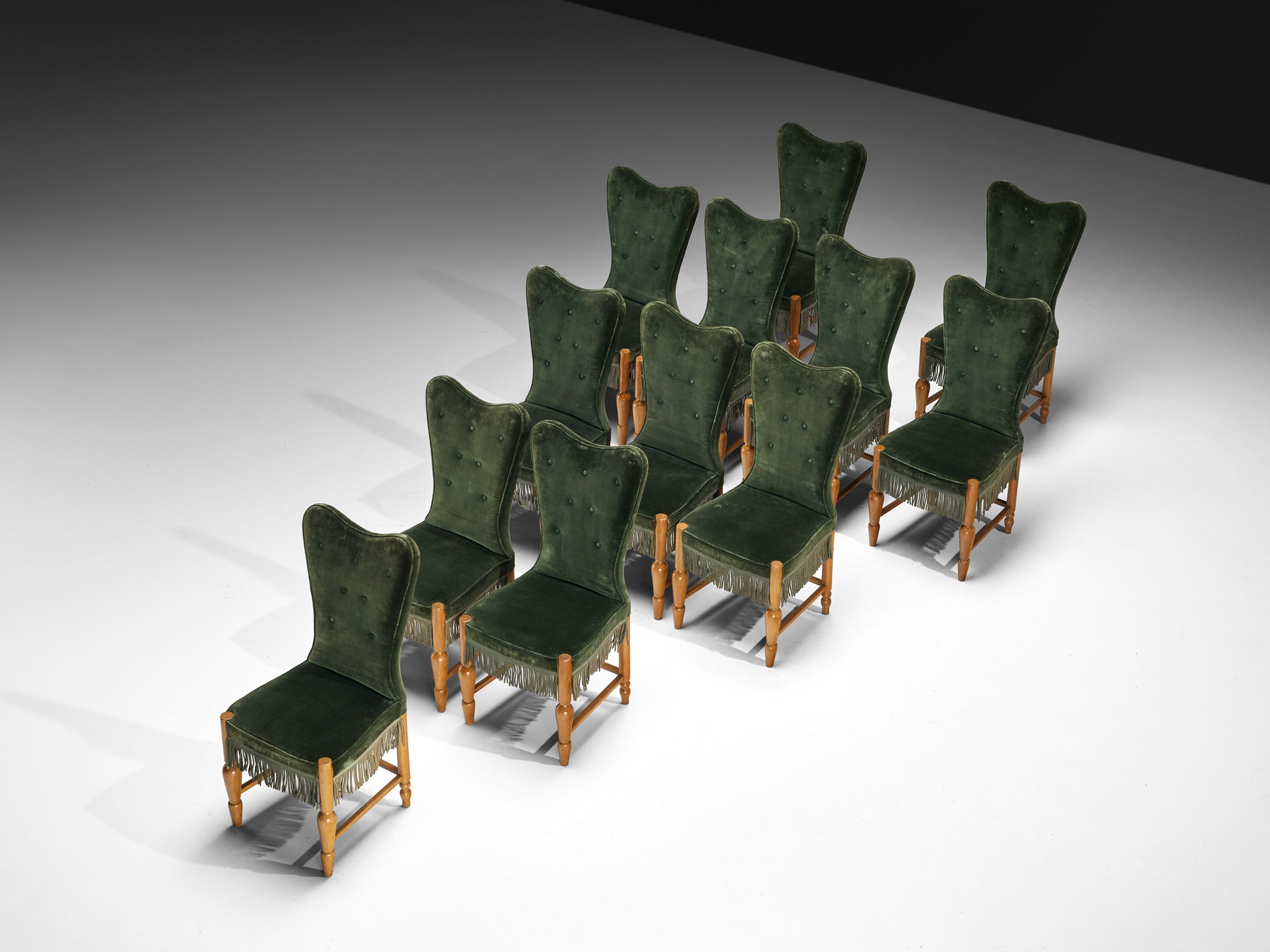 1940s Mid-Century Modern Set of Twelve Dining Chairs in Velvet and Walnut Seating Morentz