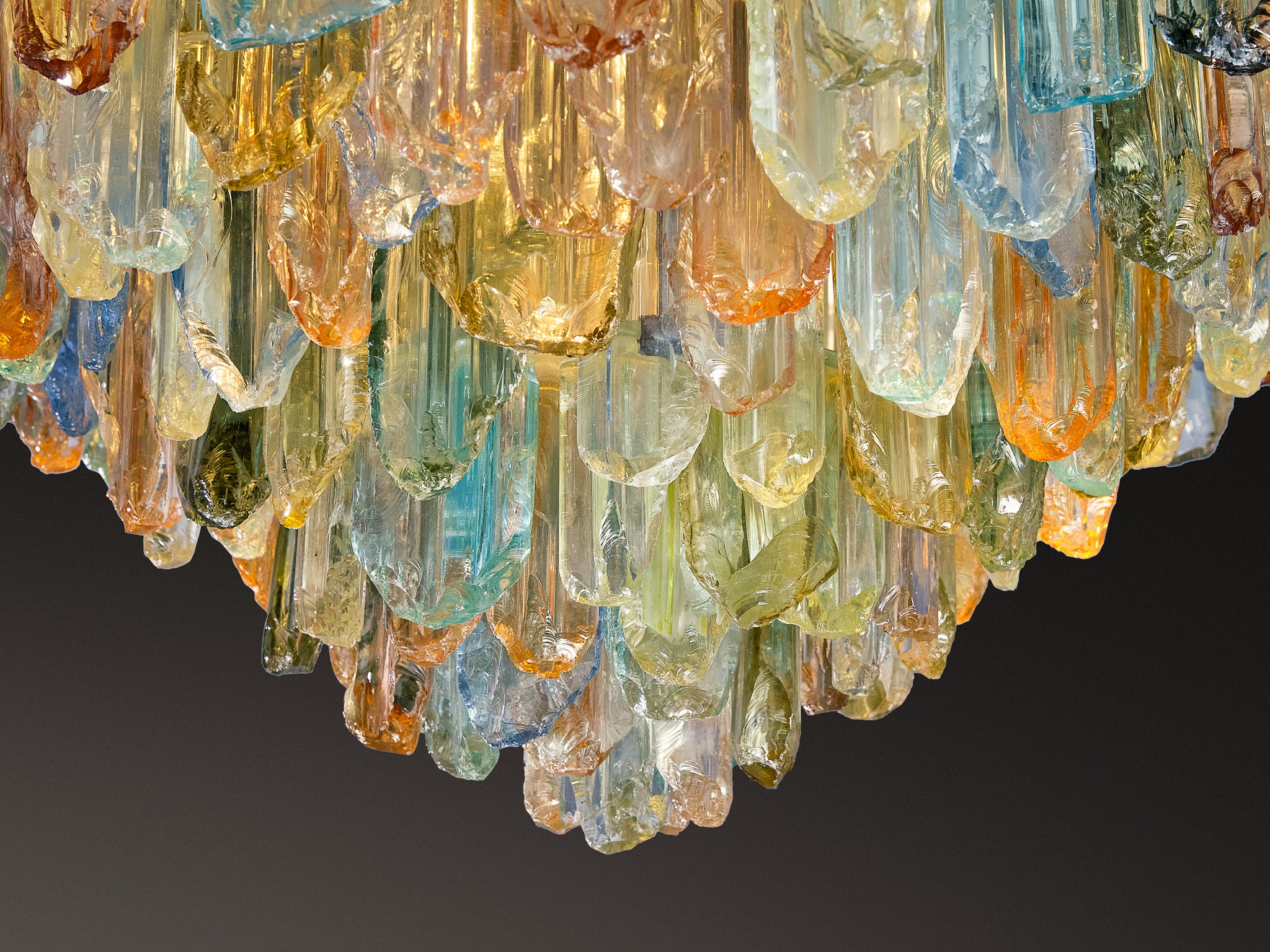 1970s Glamorous Guido Polloni Chandelier in Colored Glass (50cm/19.6in)