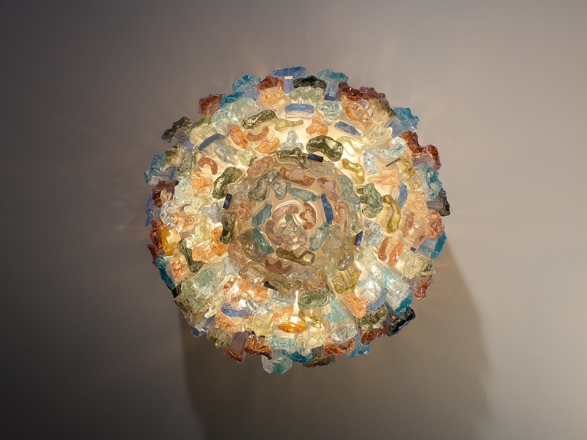 1970s Glamorous Guido Polloni Chandelier in Colored Glass (50cm/19.6in)