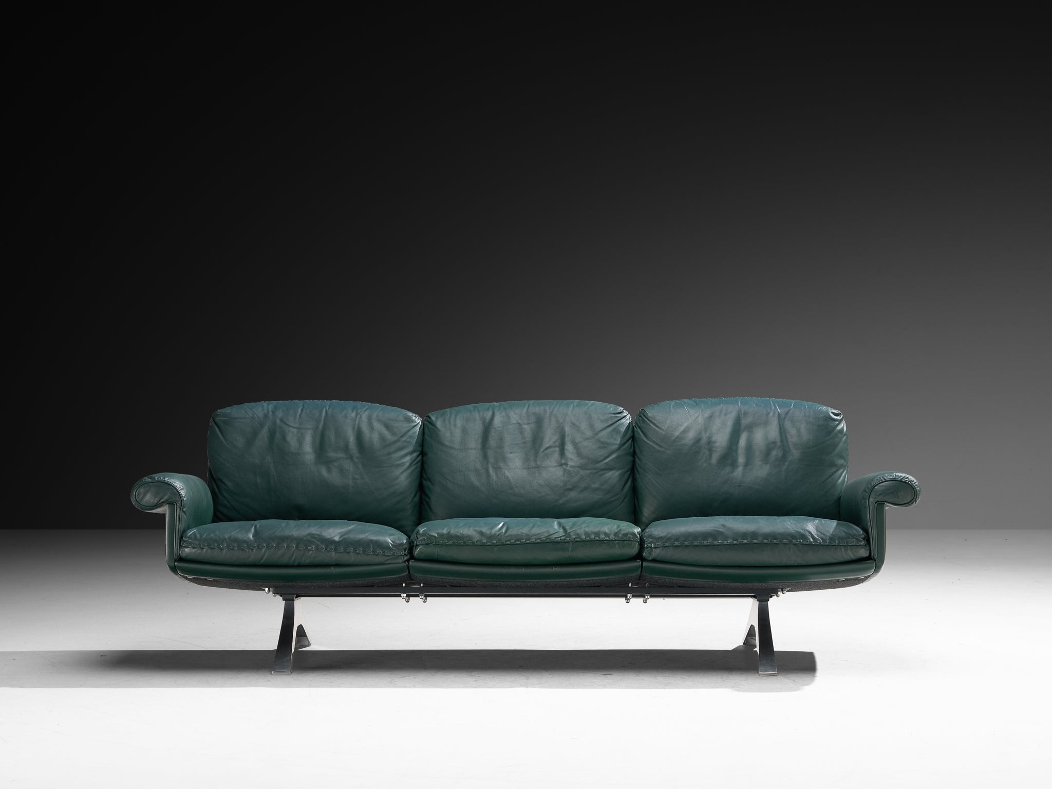 De Sede DS-31 Three Seat Sofa in Deep Green Leather Seating Morentz