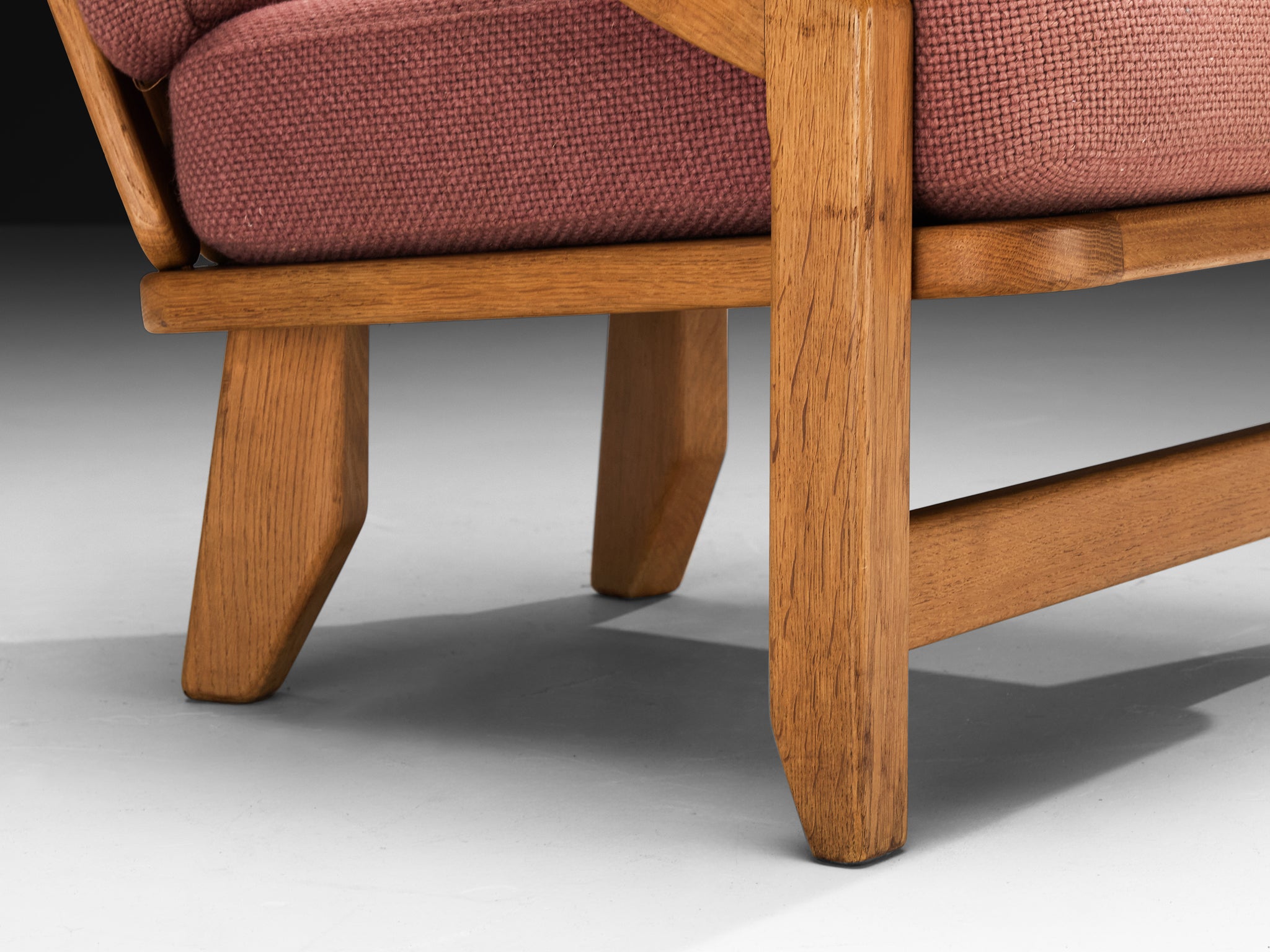Guillerme & Chambron 'Gregoire' Lounge Chair in Solid Oak and Dusty Rose Wool Seating Morentz