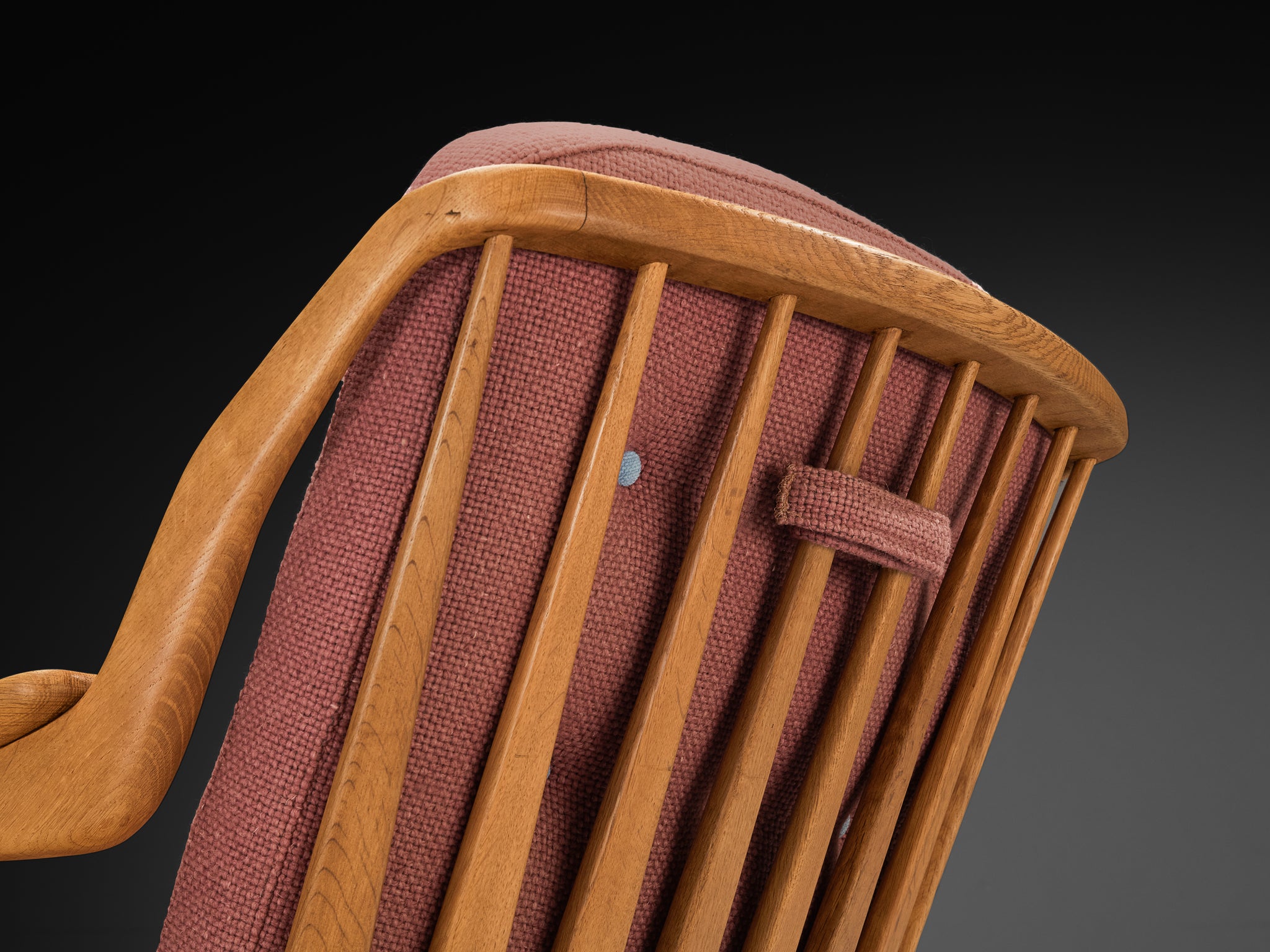 Guillerme & Chambron 'Gregoire' Lounge Chair in Solid Oak and Dusty Rose Wool Seating Morentz