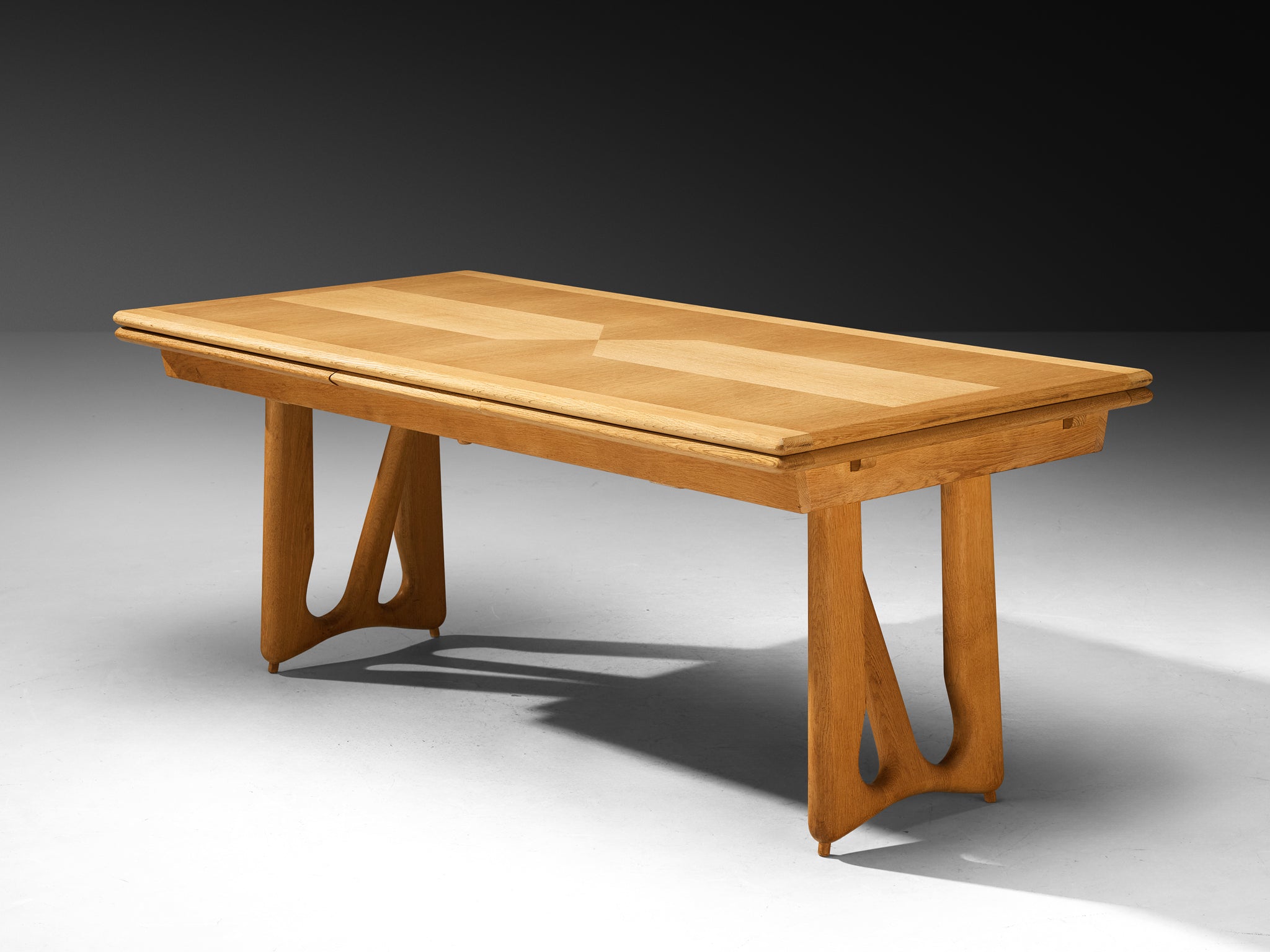 Guillerme & Chambron Extendable 'L'Italienne' Dining Table in Solid Oak Tables Morentz