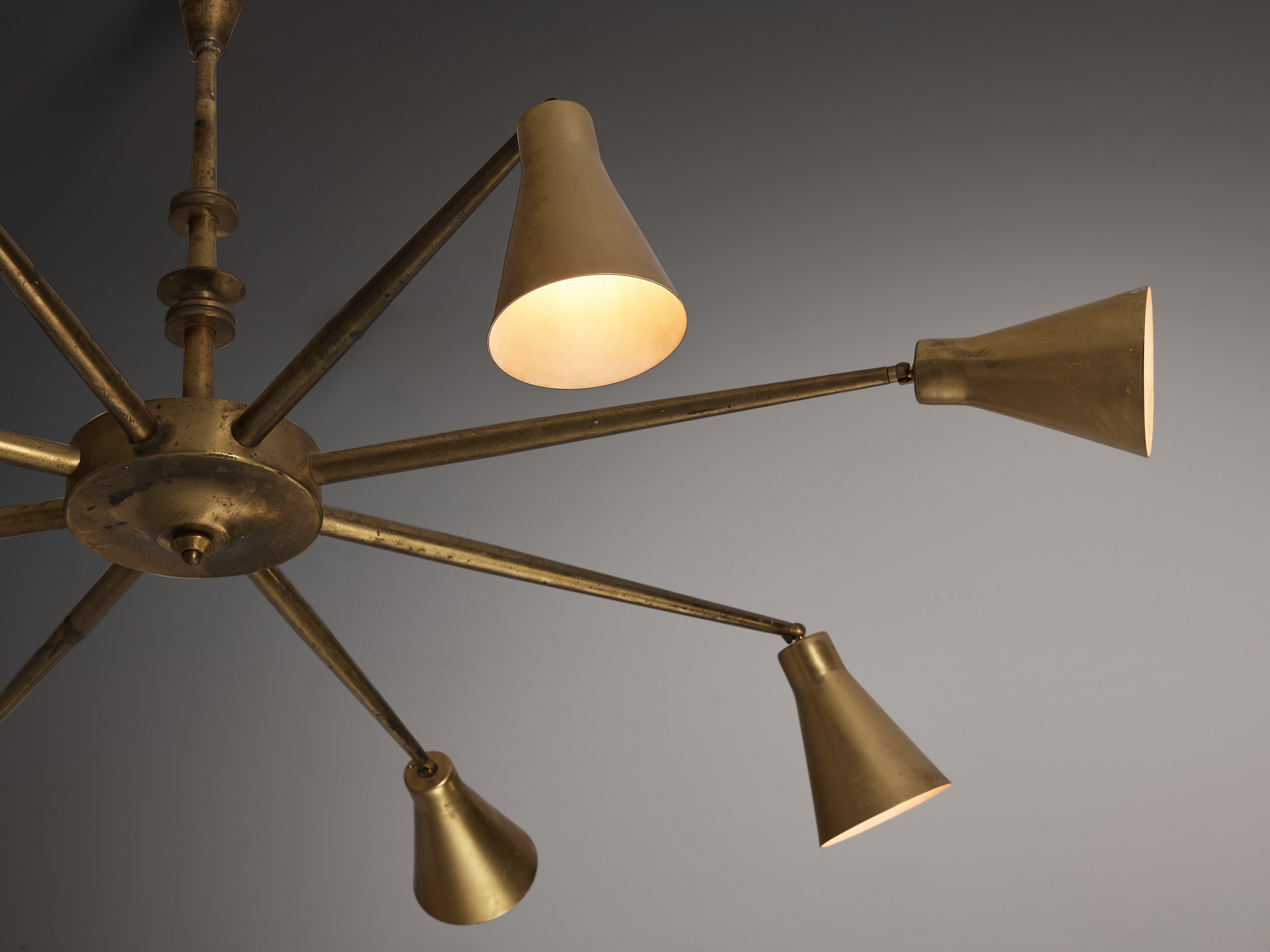 Elegant Mid-Century Modern Italian Chandelier in Brass Lighting Morentz