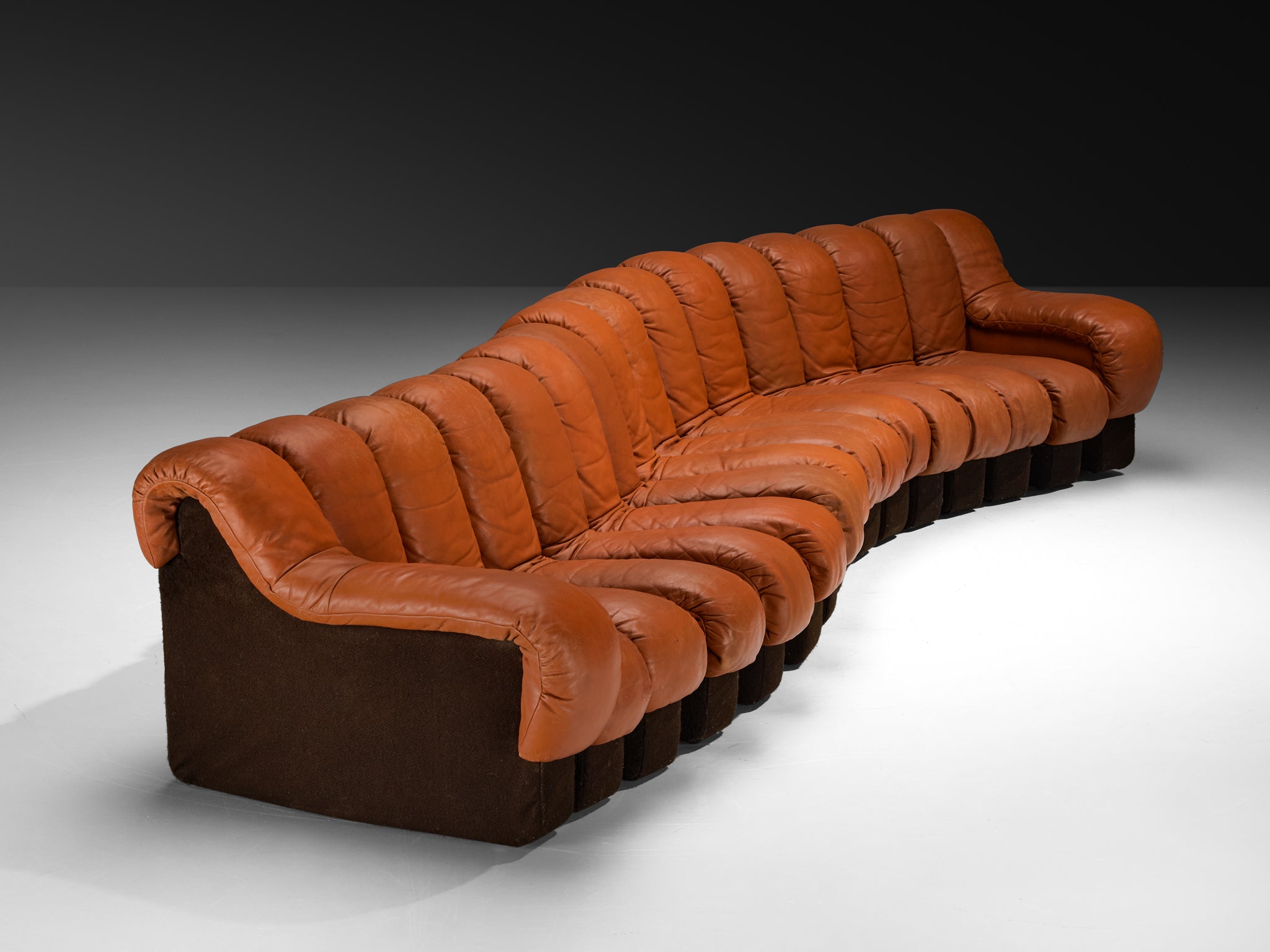 De Sede DS-600 'Snake' Sectional Sofa in Reddish-Brown Patinated Leather Seating Morentz