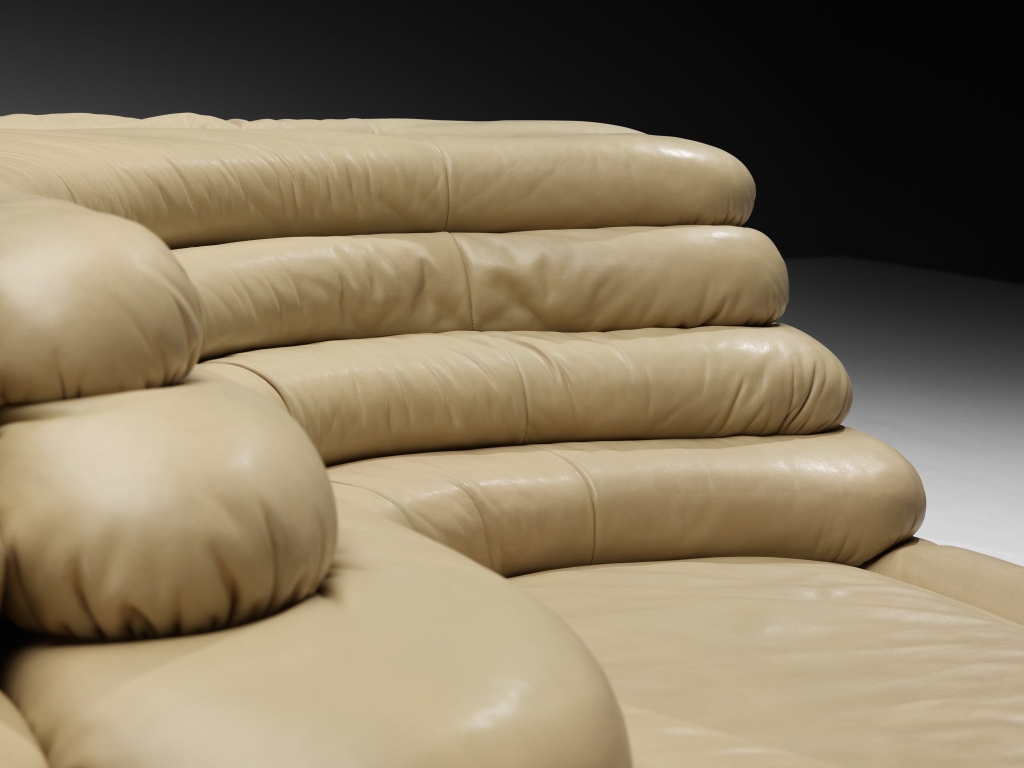 Ubald Klug for De Sede 'Terrazza' Landscapes in Rich Beige Leather Seating Morentz