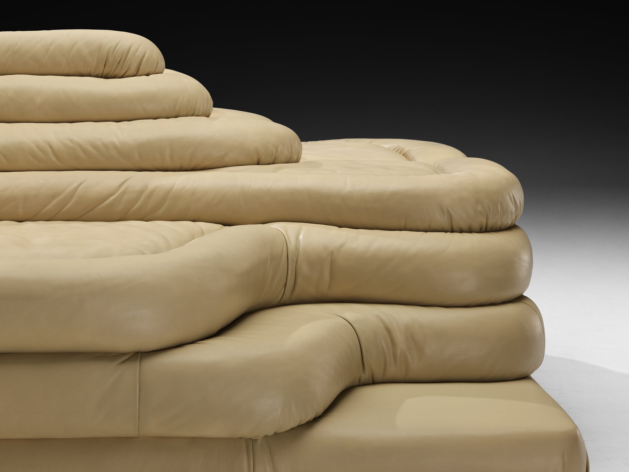 Ubald Klug for De Sede 'Terrazza' Landscapes in Rich Beige Leather Seating Morentz