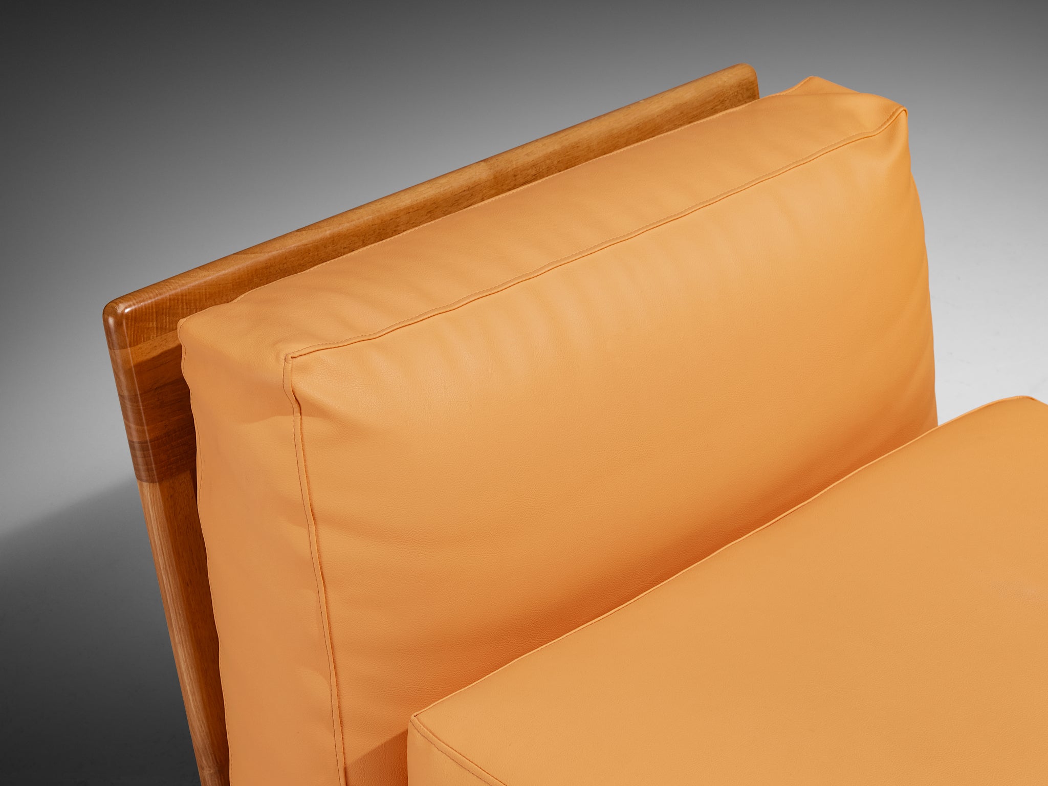 Mario Bellini for Cassina 'Pianura' Lounge Chair in Walnut and Leather Seating Morentz