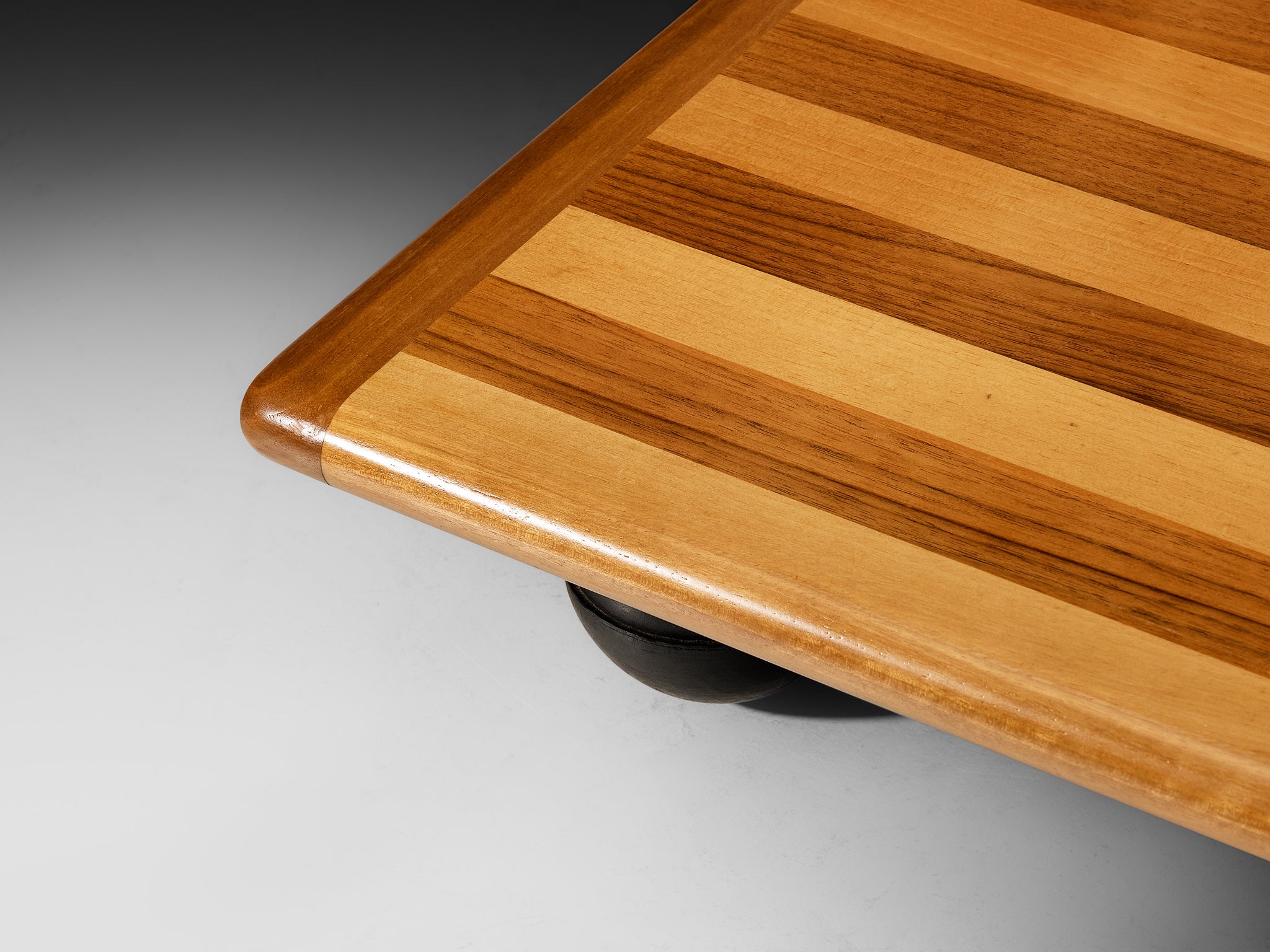 Mario Bellini for Cassina 'Pianura' Low Coffee Table in Walnut Tables Morentz