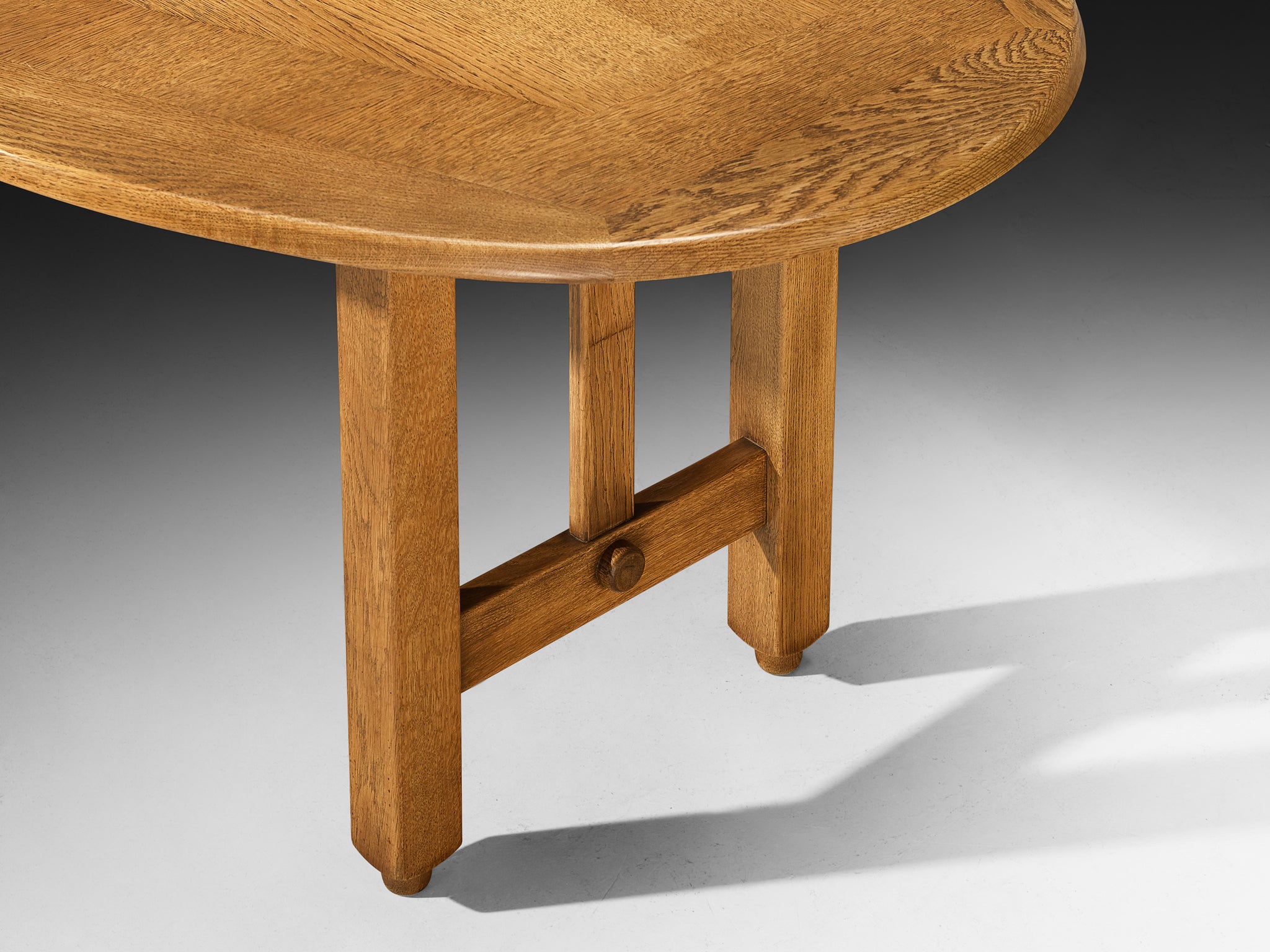 Guillerme & Chambron Extendable Round Dining Table in Oak Tables Morentz