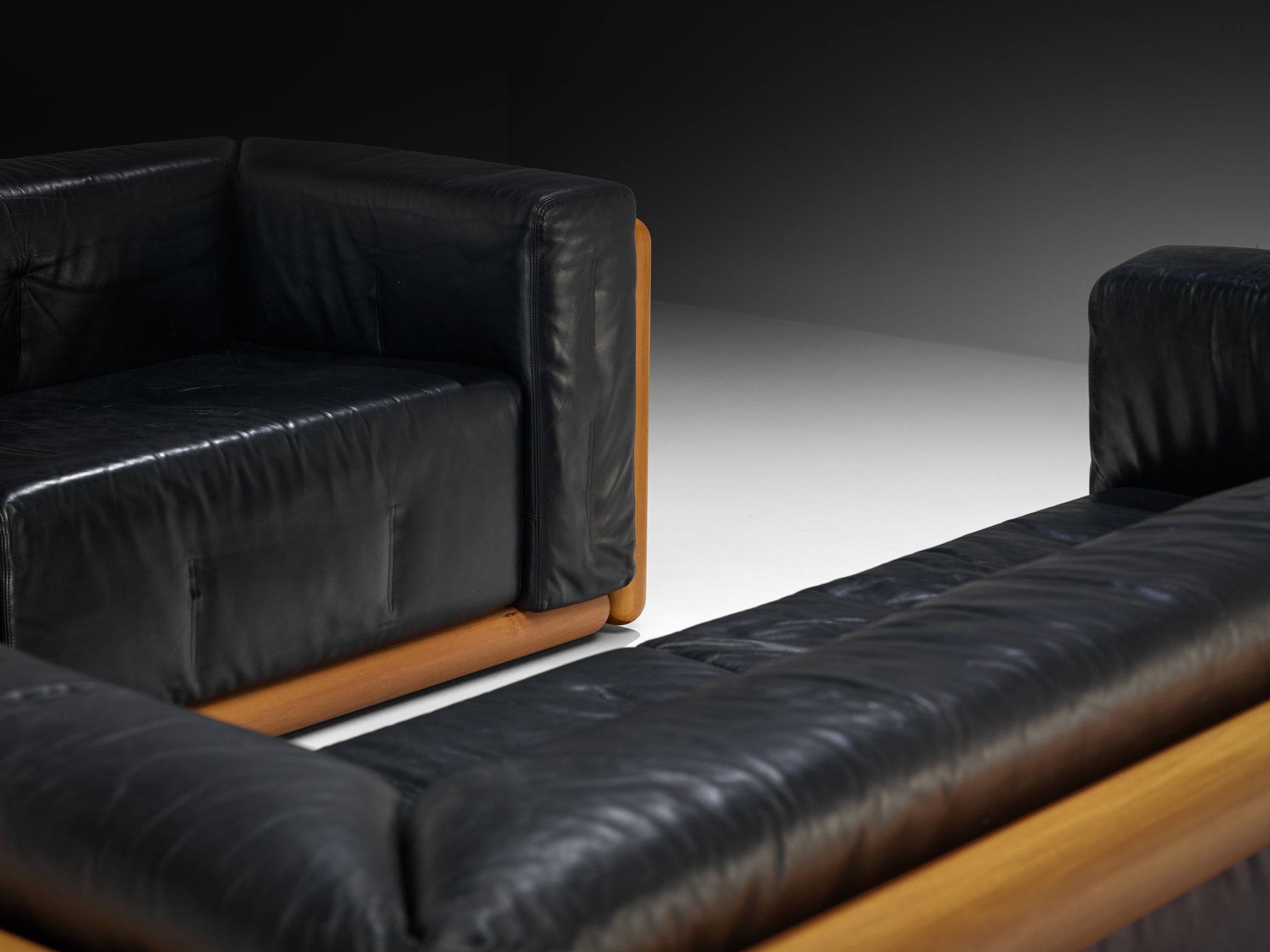 Carlo Scarpa for Simon 'Cornaro' Three-Seat Sofas in Black Leather Seating Morentz