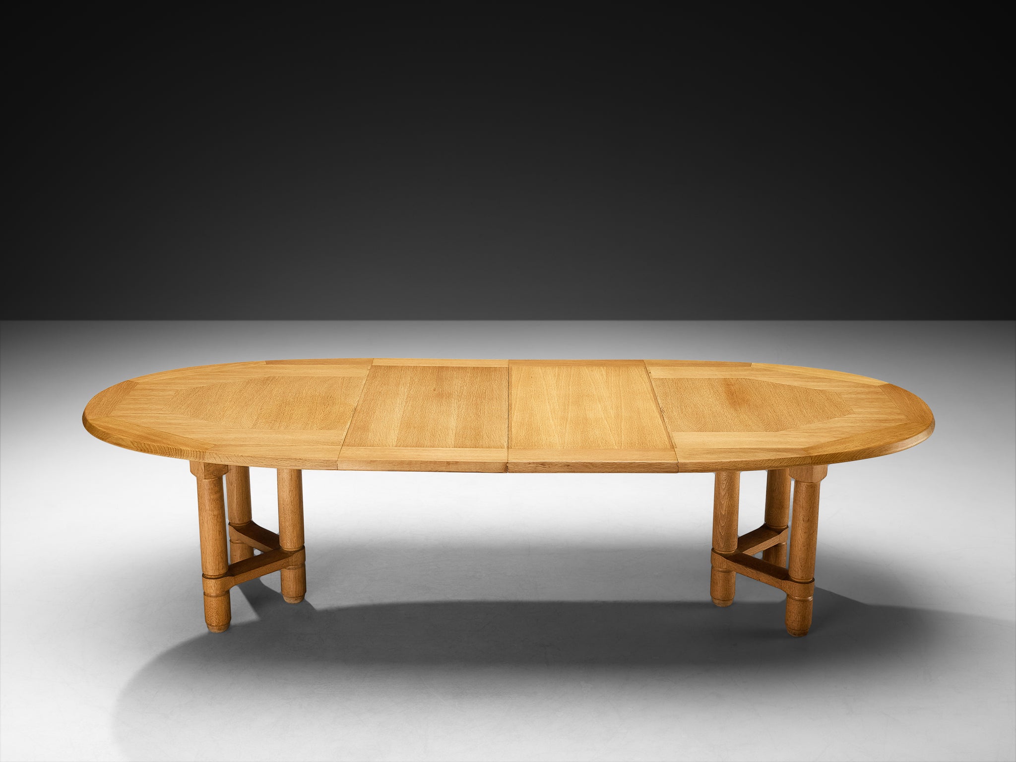 Guillerme & Chambron Extendable 'Elmyre' Oval Dining Table in Oak Tables Morentz