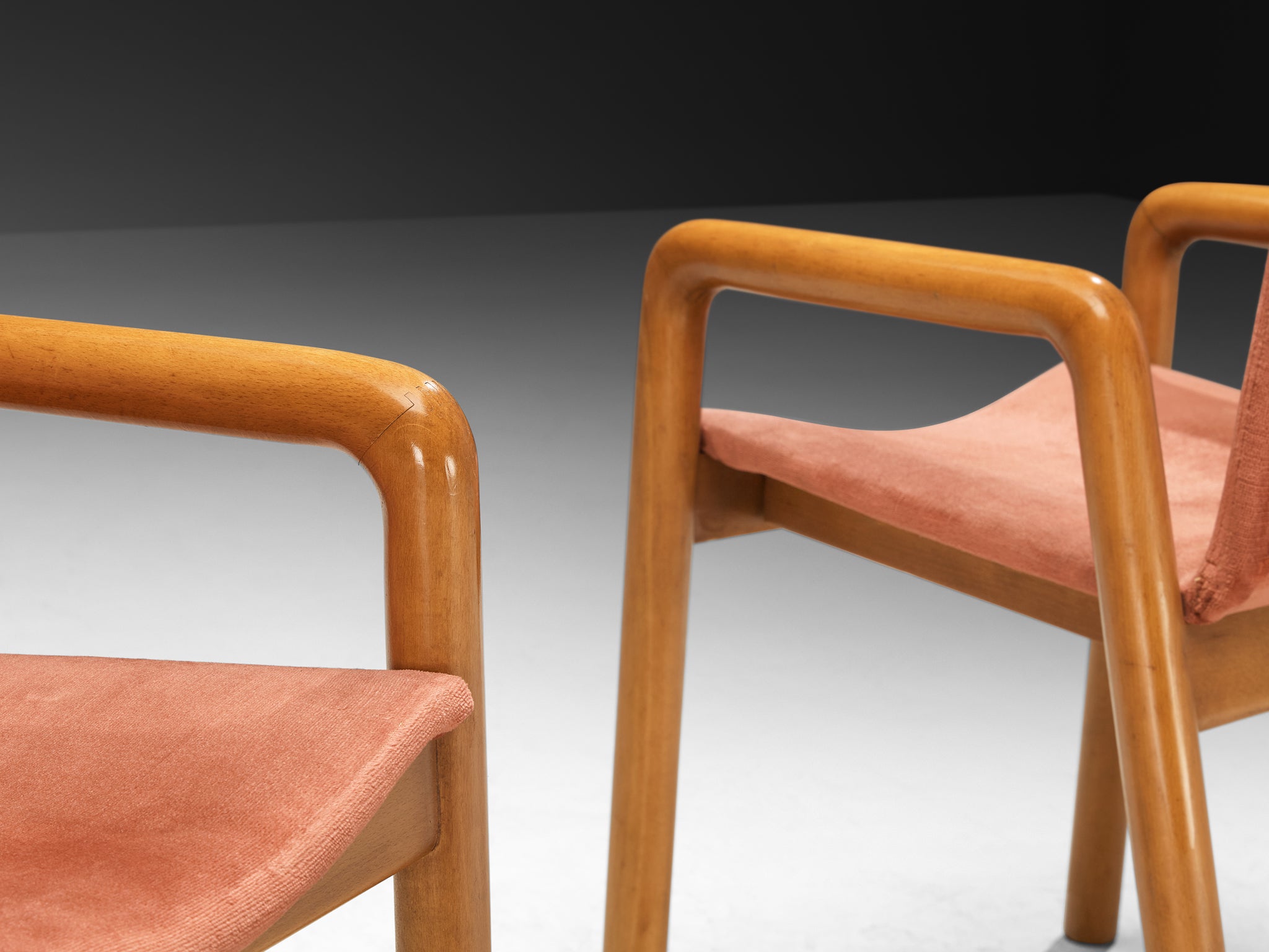 Guido Faleschini for I4 Mariani Pair of 'Dilos' Dining Chairs in Dusty Rose Velvet Seating Morentz