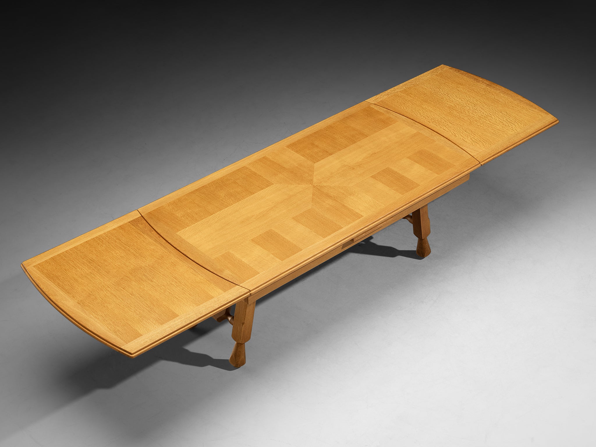 Guillerme & Chambron 'Pétrouille' Extendable Dining Table in Solid Oak