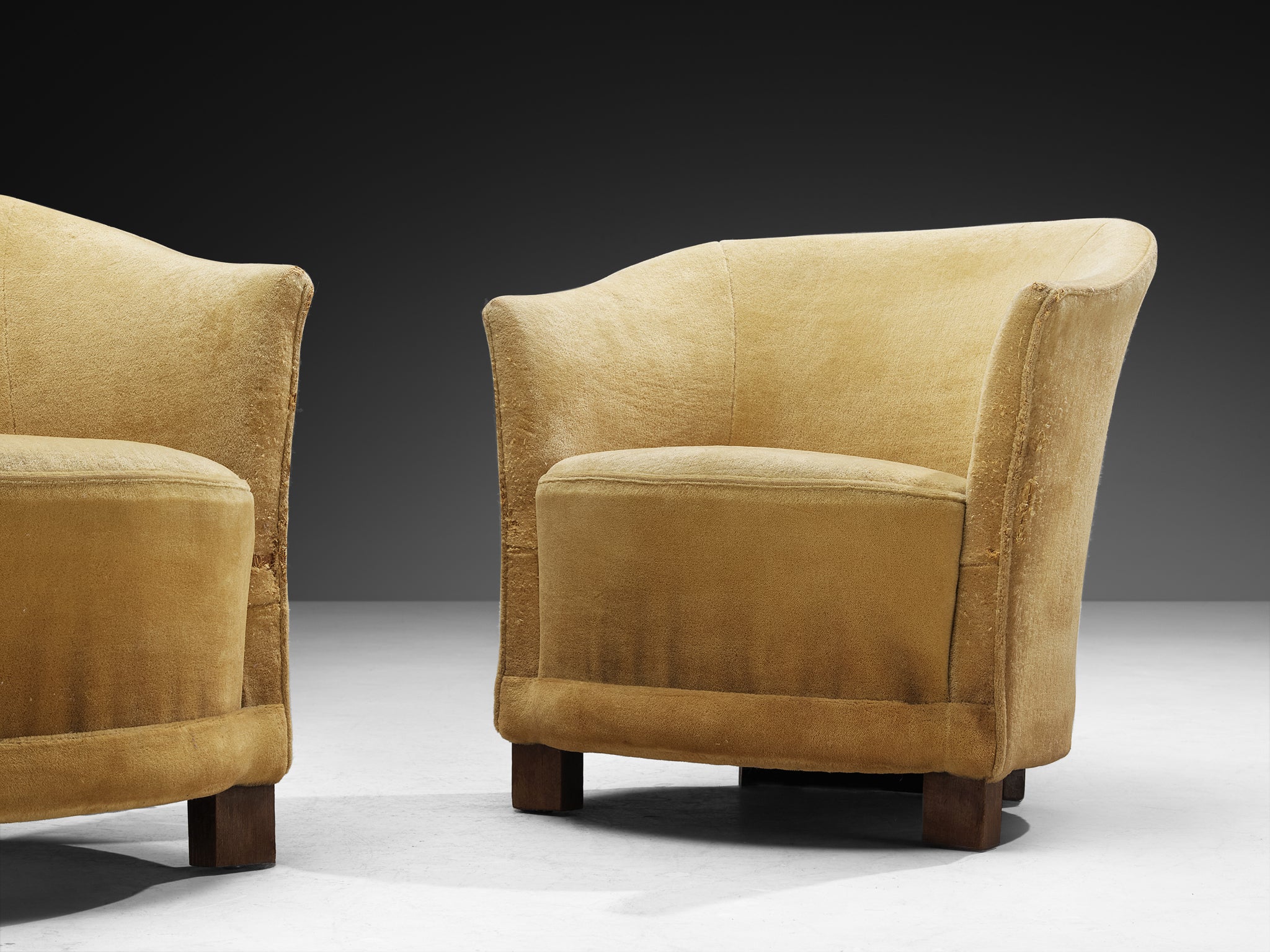 Pair of Art Deco Curved Lounge Chairs in Camel Beige Fabric Seating Morentz