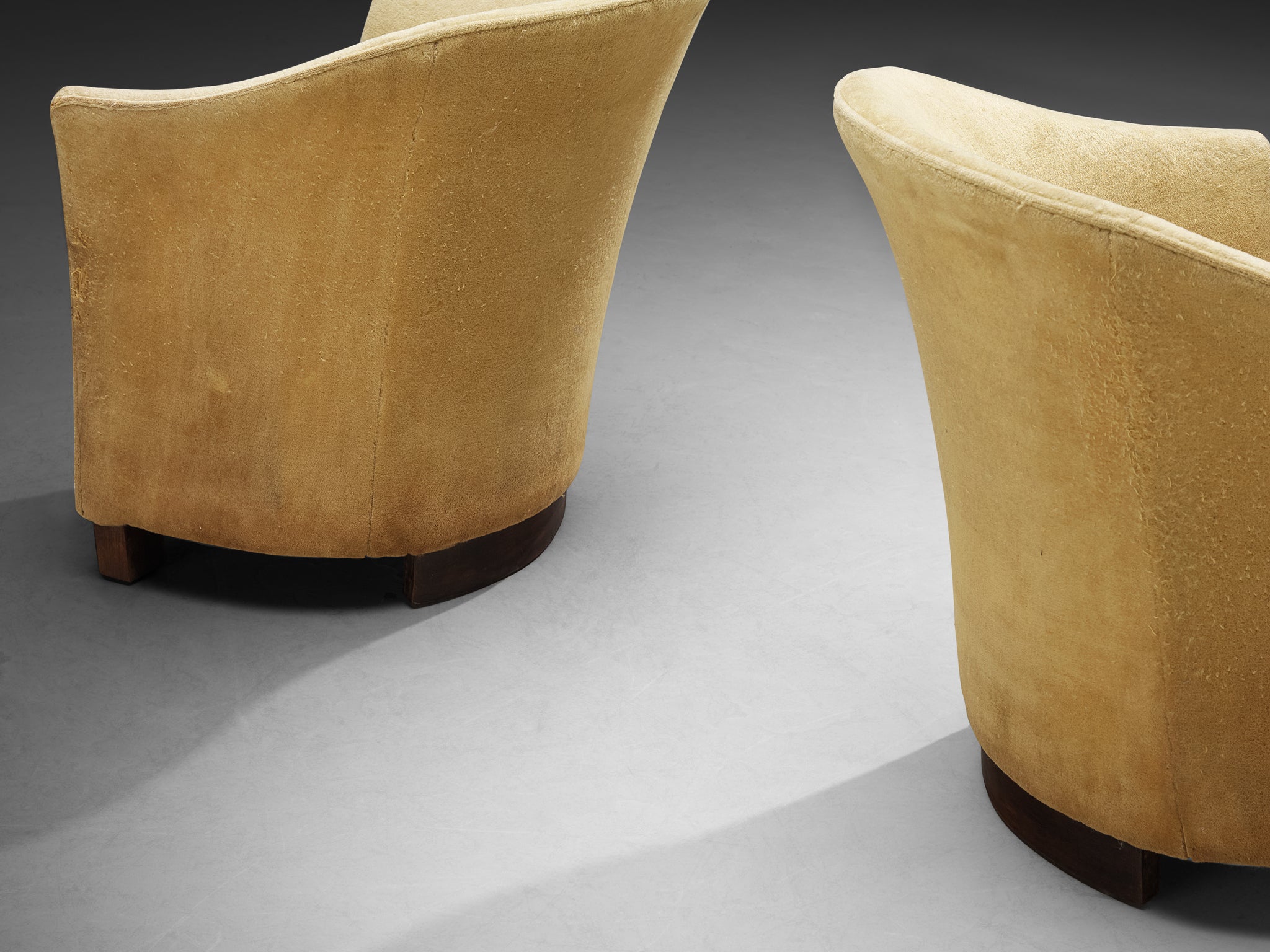 Pair of Art Deco Curved Lounge Chairs in Camel Beige Fabric Seating Morentz