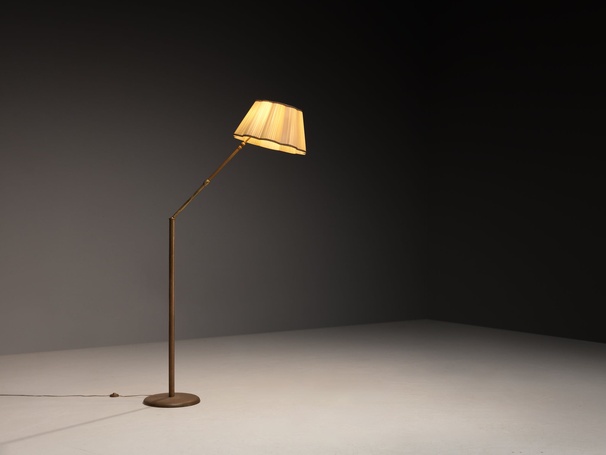 Angelo Lelii for Arredoluce Early 'Tris' Floor Lamp in Brass Lighting Morentz
