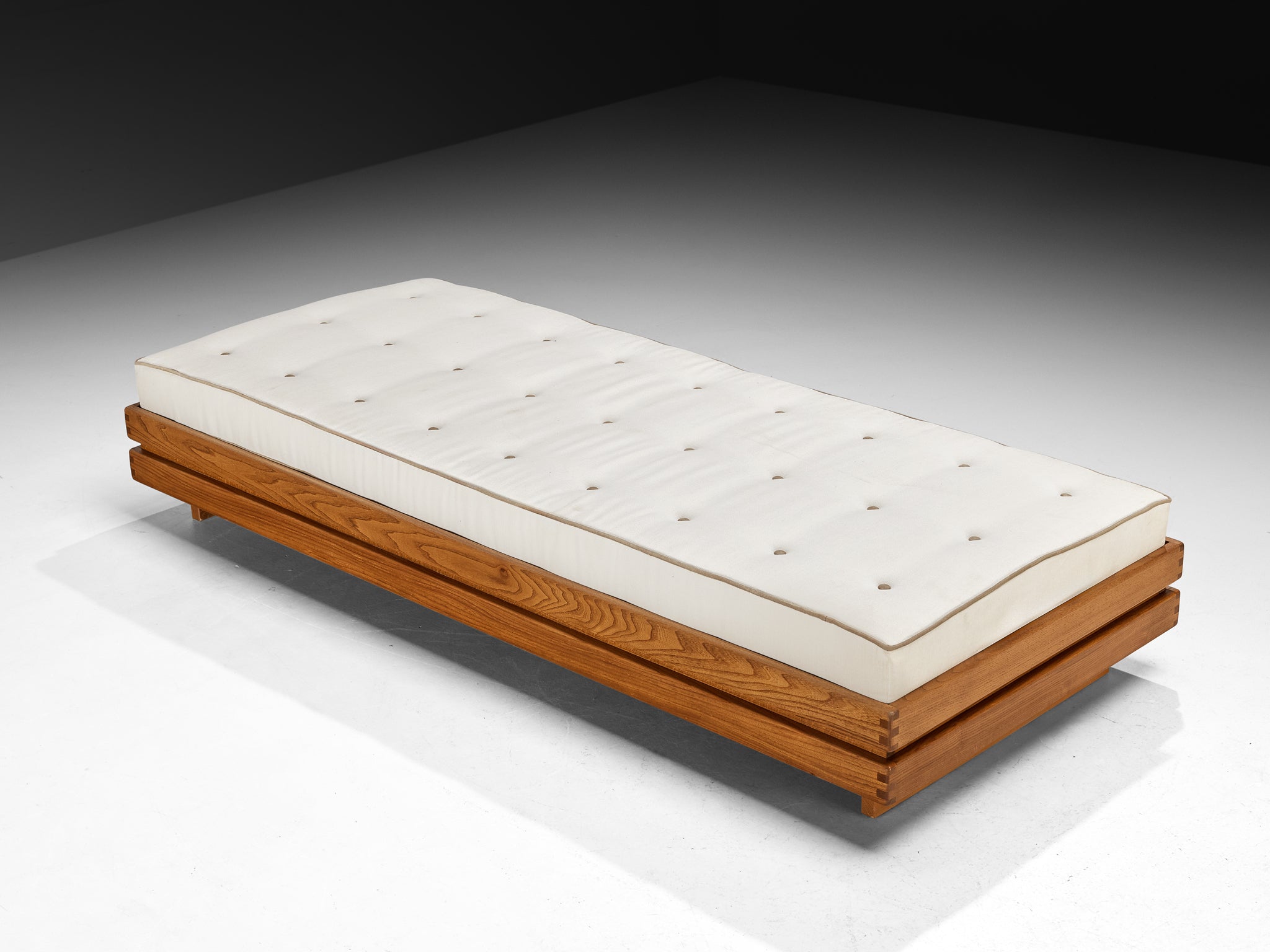 Maison Regain Daybed in Solid Elm Seating Morentz