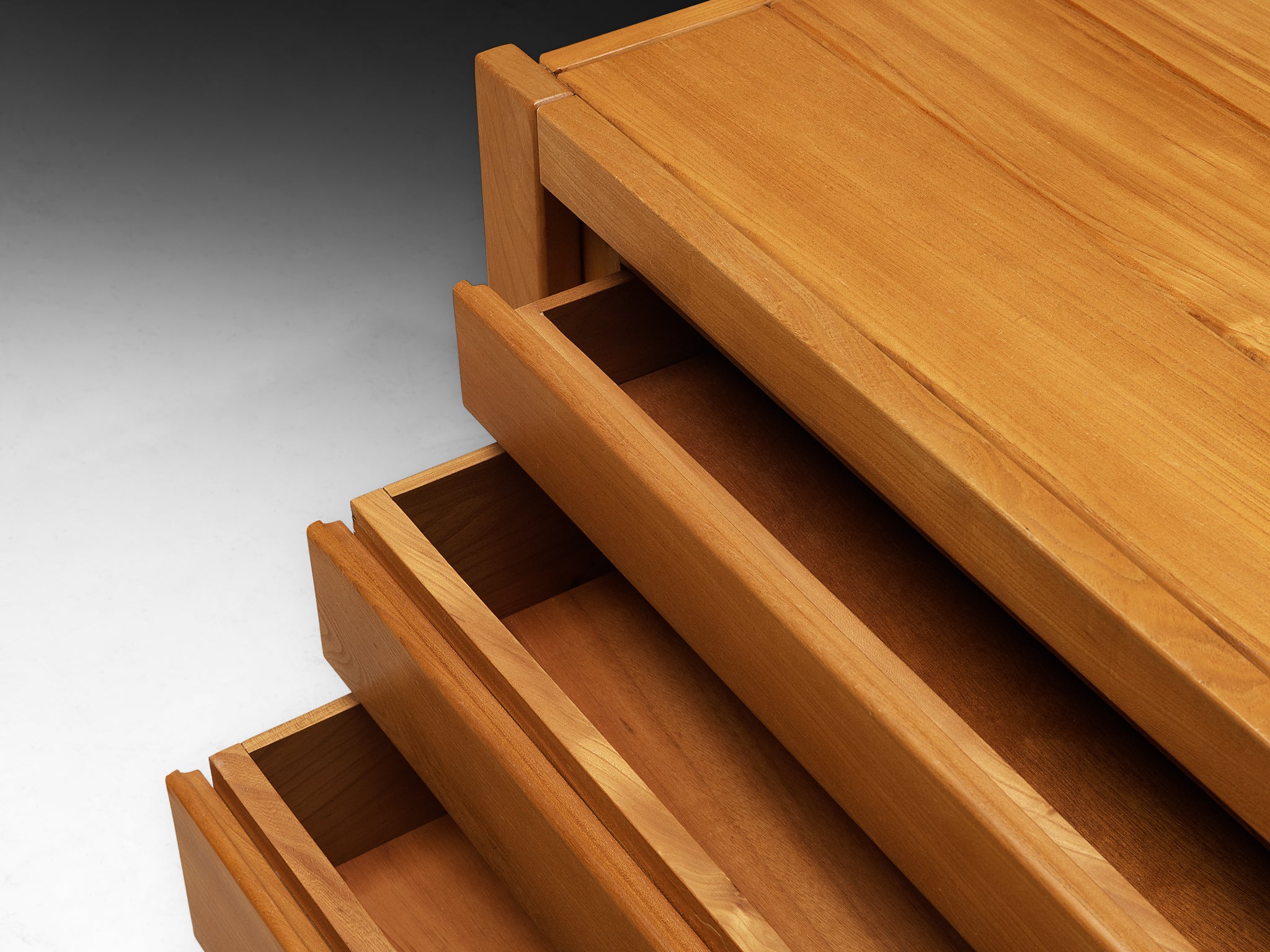 Maison Regain Chest of Drawers in Solid Elm