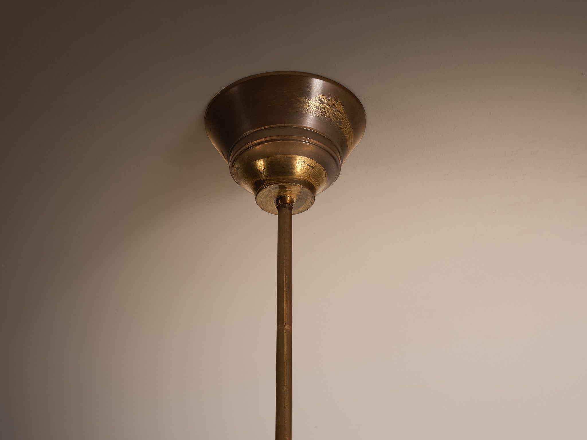 Italian 1950s Elegant Chandelier in Brass and Glass