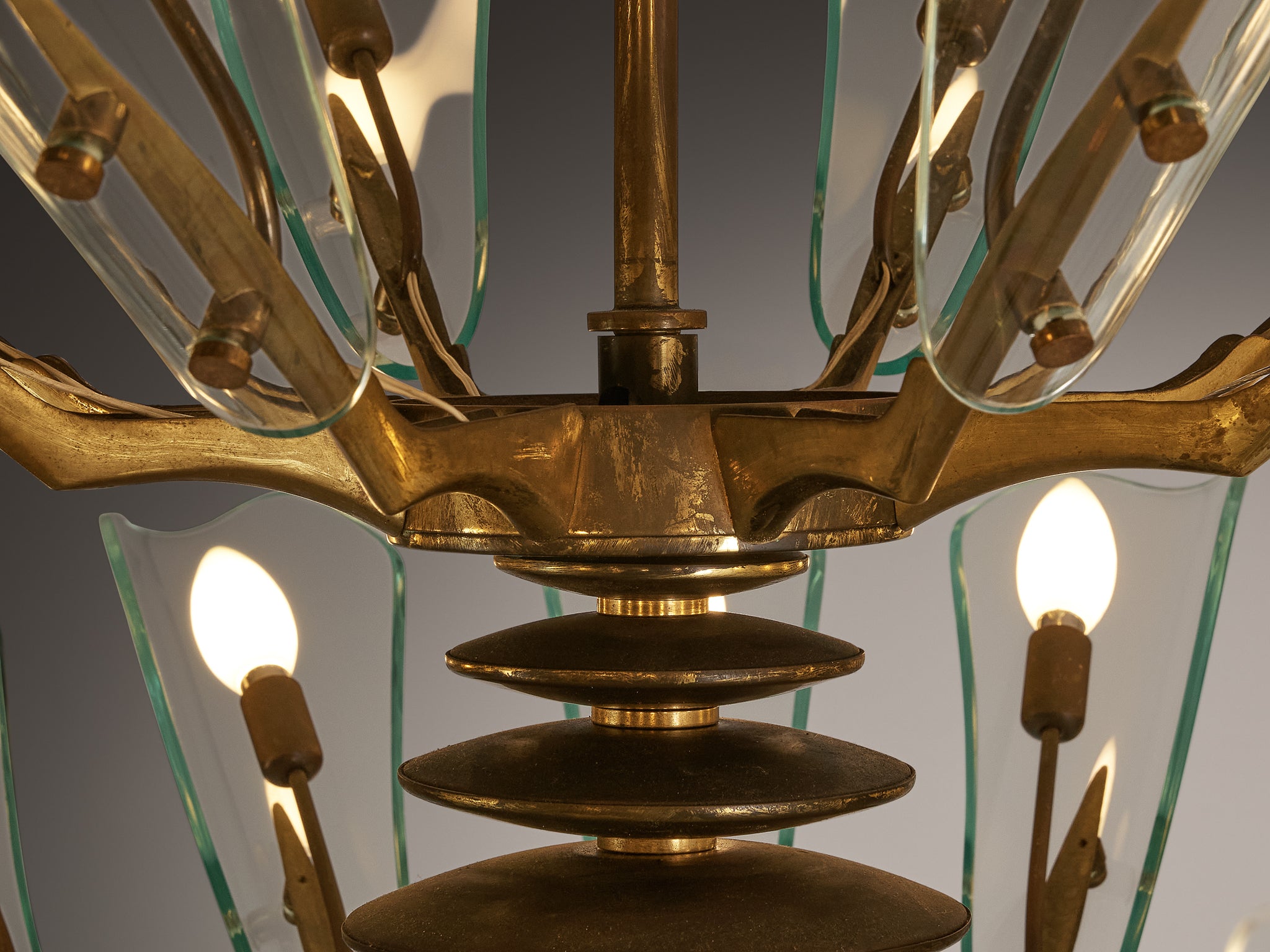 Italian 1950s Elegant Chandelier in Brass and Glass