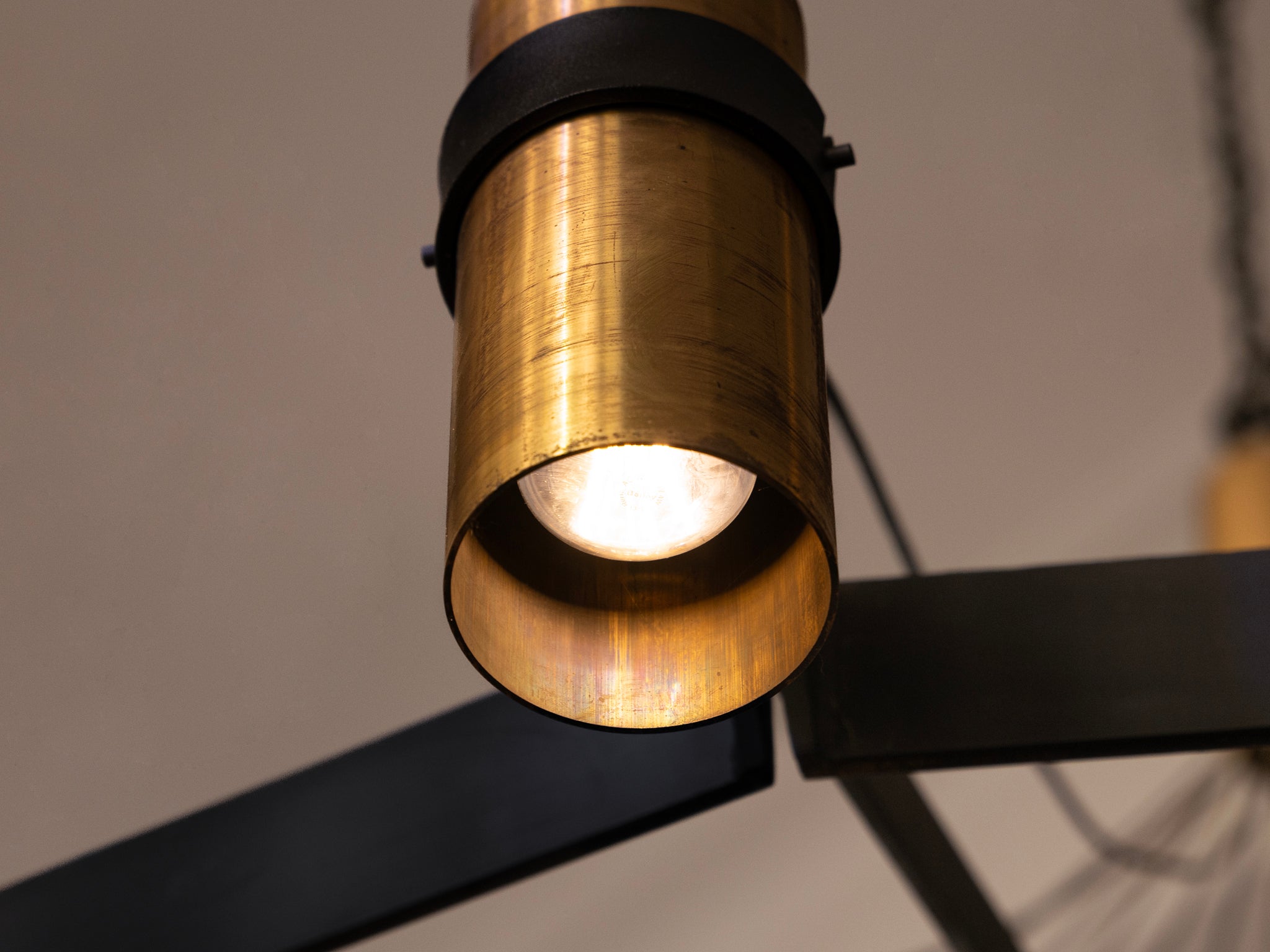 Grand Mid-Century Chandelier in Brass and Metal 360cm/142 in Lighting Morentz