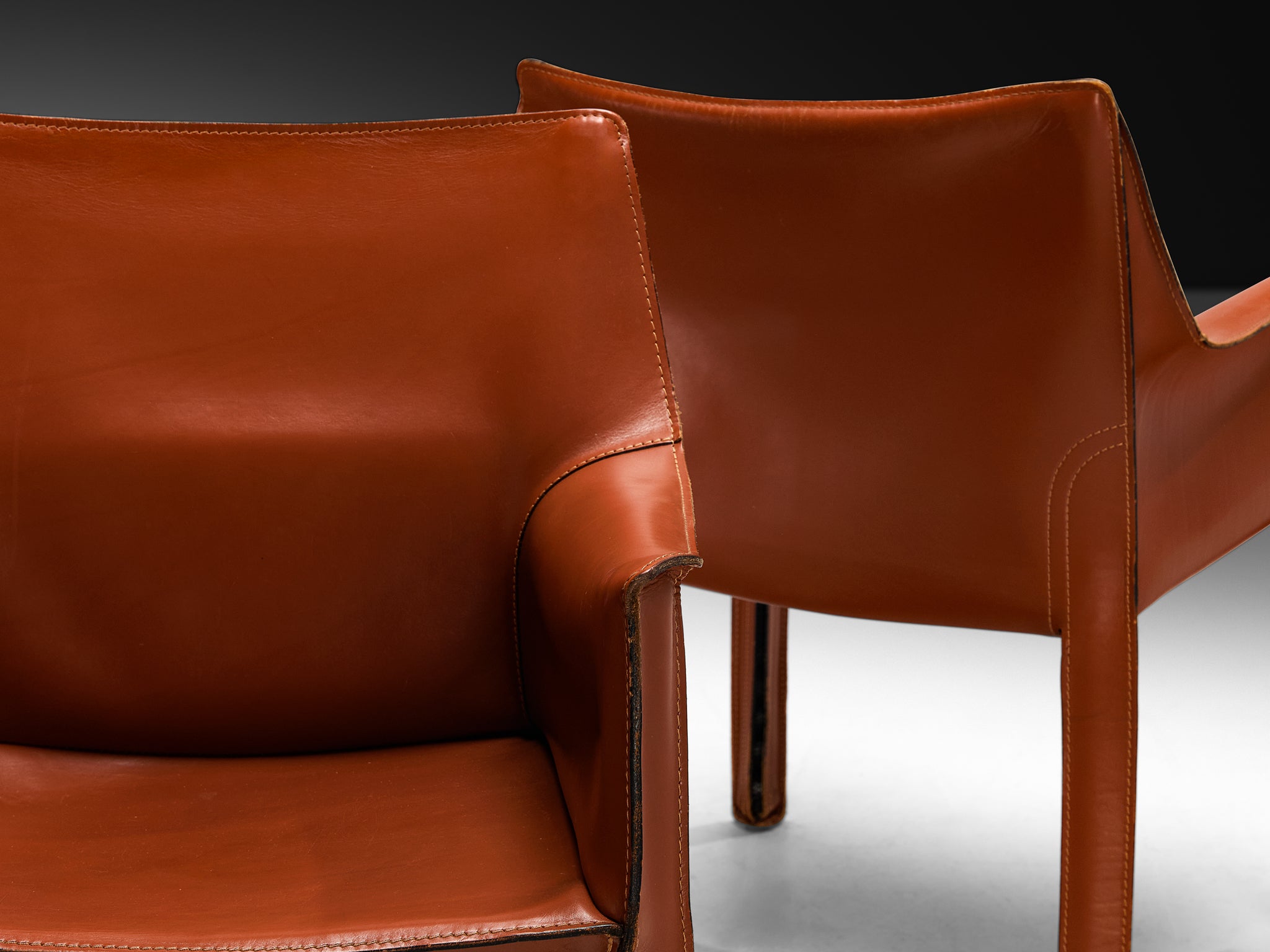 Mario Bellini for Cassina Set of Twelve 'CAB 413' Dining Chairs in Leather Seating Morentz