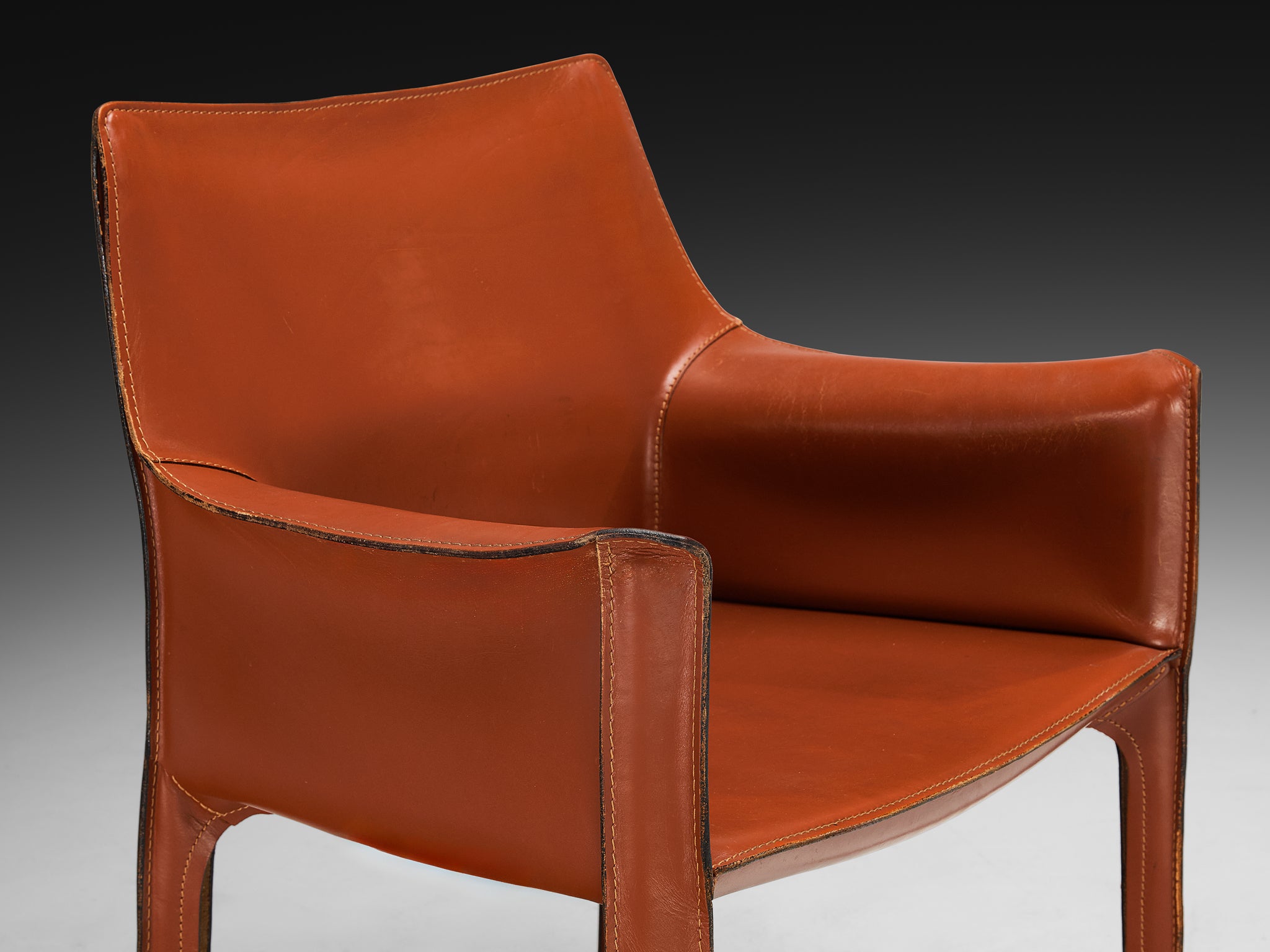 Mario Bellini for Cassina Set of Twelve 'CAB 413' Dining Chairs in Leather Seating Morentz