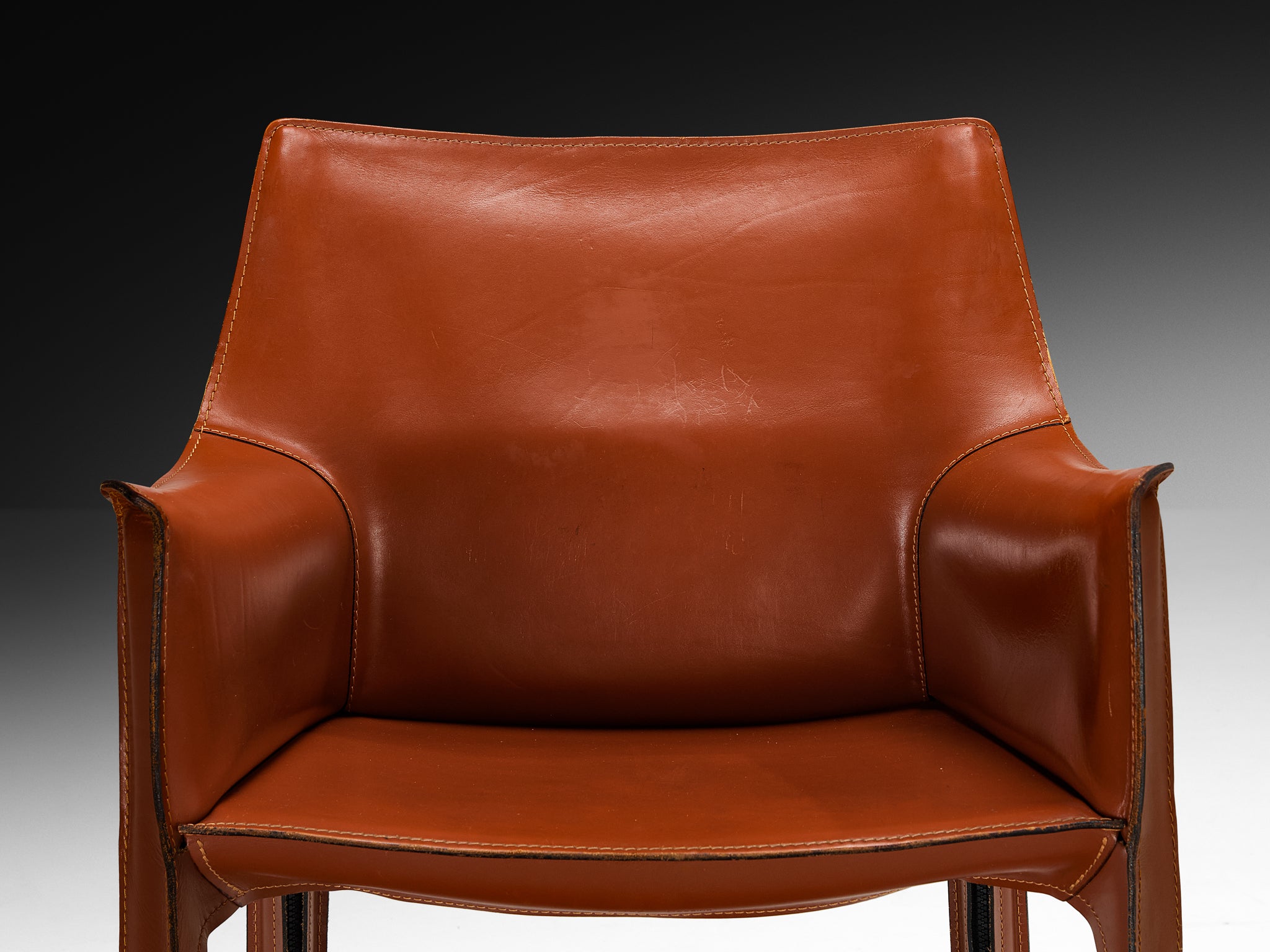 Mario Bellini for Cassina Set of Twelve 'CAB 413' Dining Chairs in Leather Seating Morentz