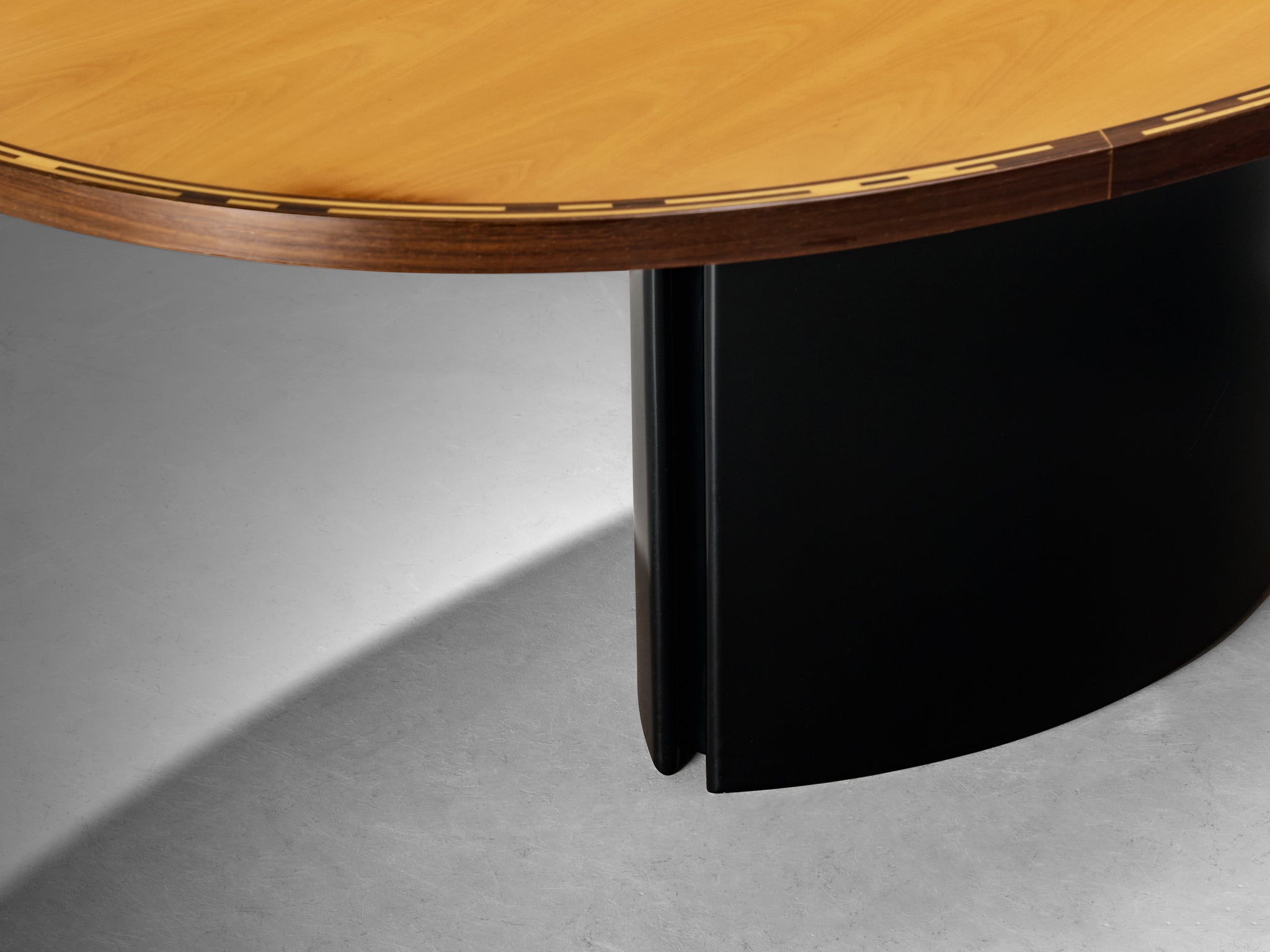 Afra & Tobia Scarpa for Maxalto Dining Table in Maple and Walnut Tables Morentz