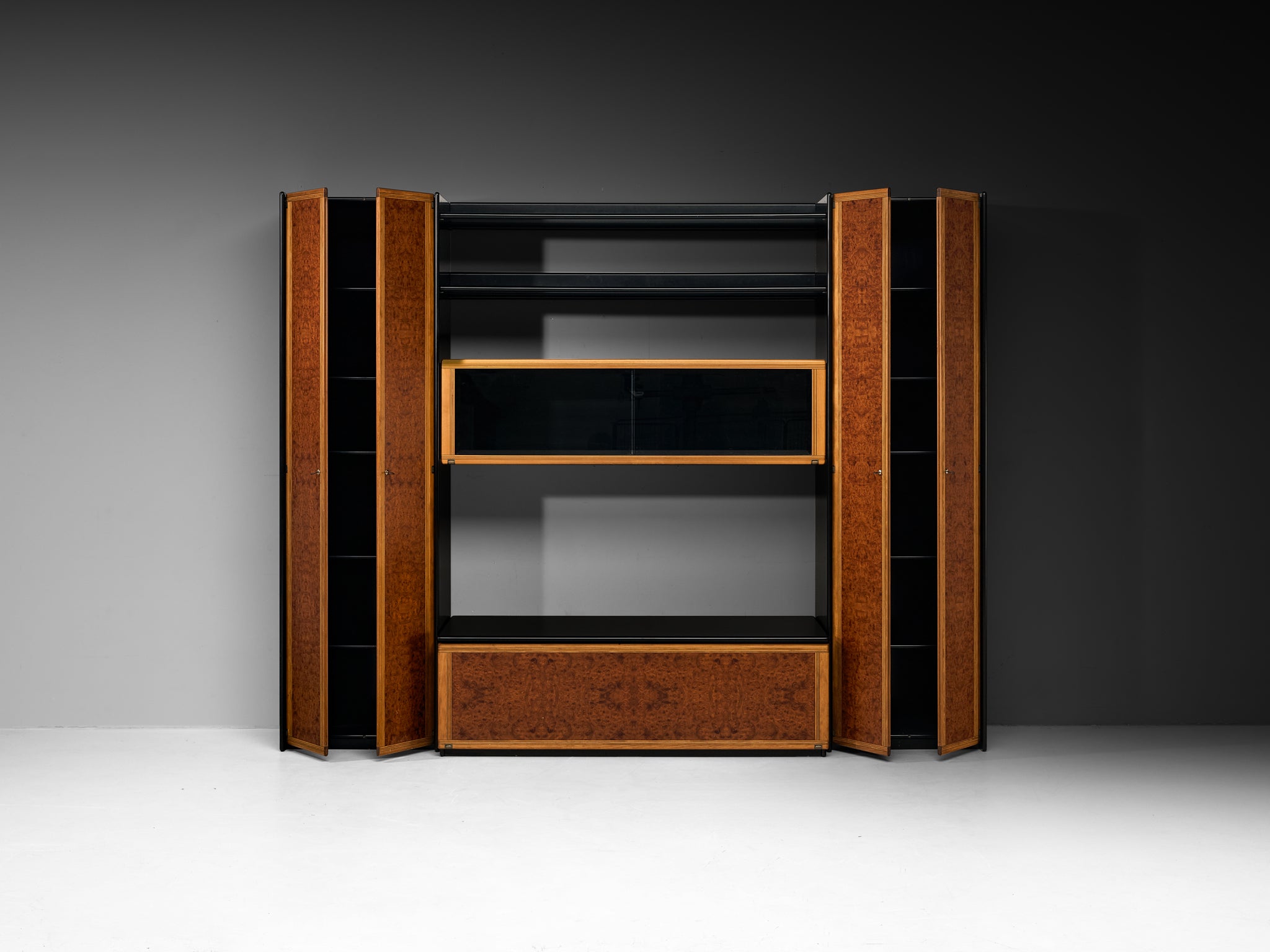 Afra & Tobia Scarpa for Maxalto 'Artona' Wall Unit with Vitrine in Walnut Case pieces and storage cabinets Morentz
