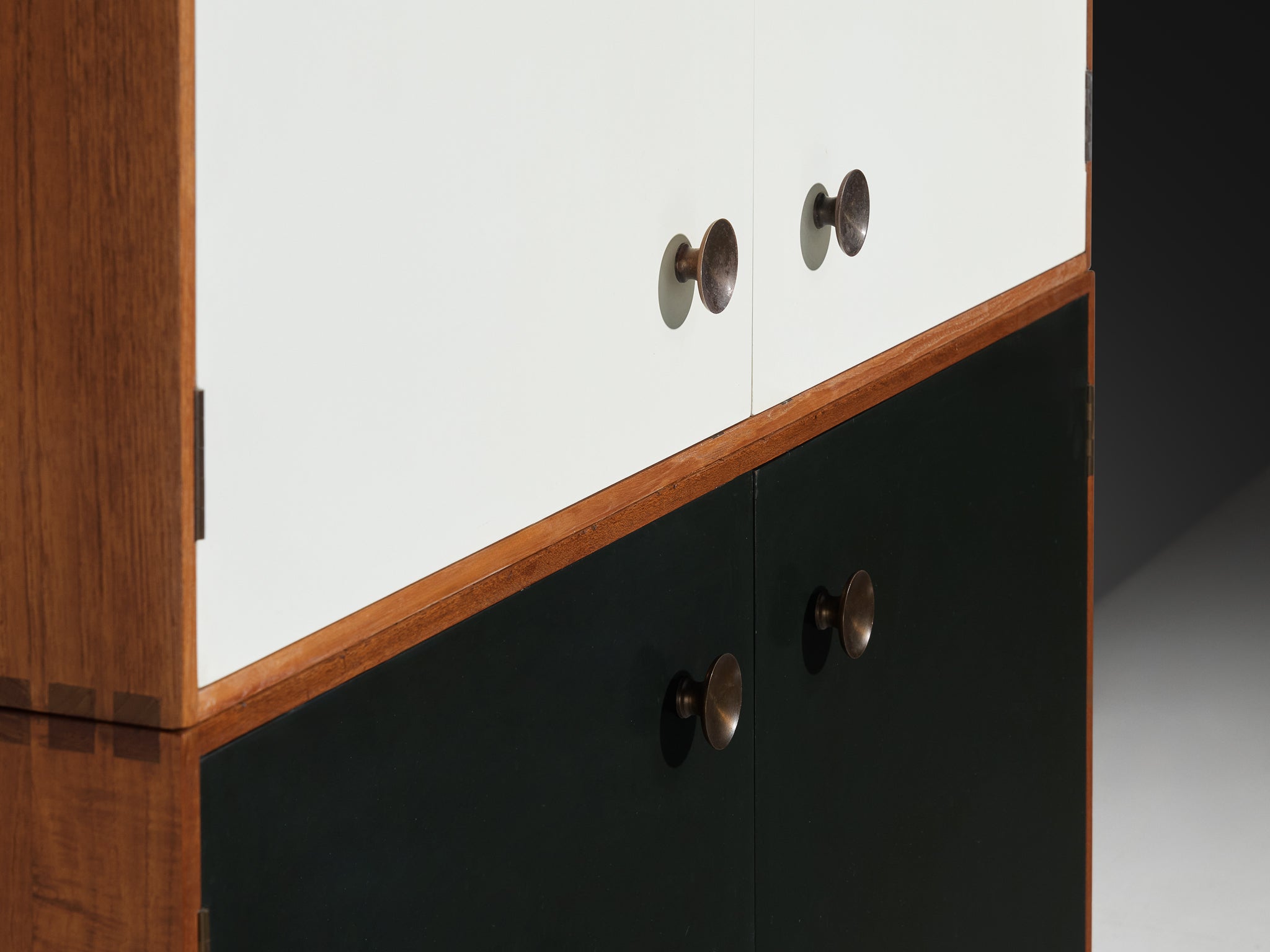 Jarl Heger for Jason Møbler Cabinet in Teak Case pieces and storage cabinets Morentz