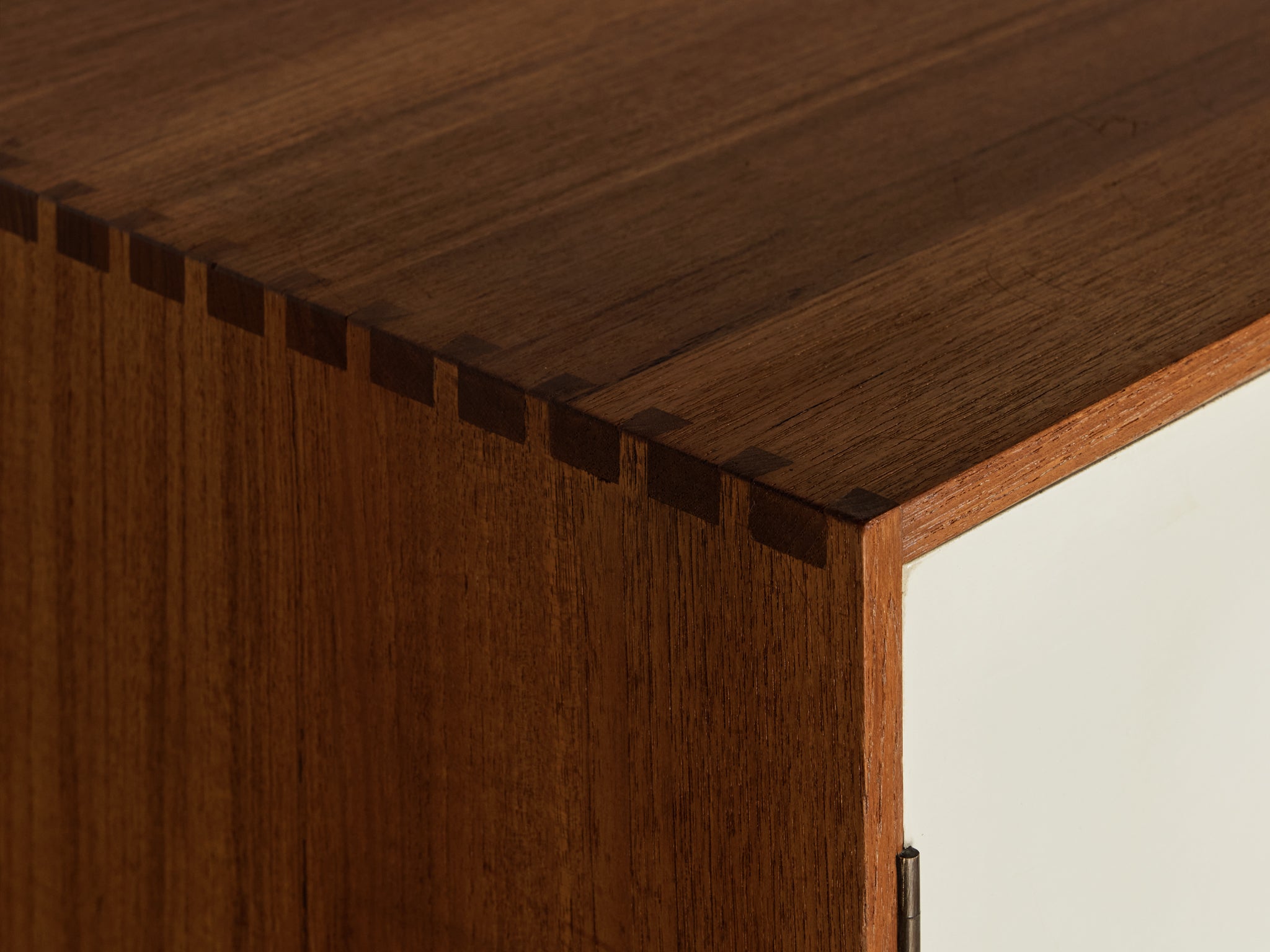 Jarl Heger for Jason Møbler Cabinet in Teak Case pieces and storage cabinets Morentz