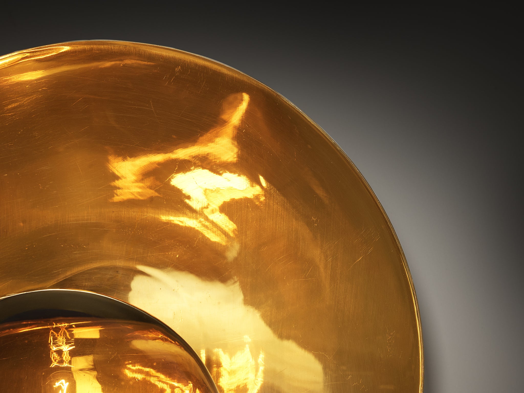 Hans-Agne Jakobsson 'V-180' Wall Light in Brass and Golden Glass Lighting Morentz