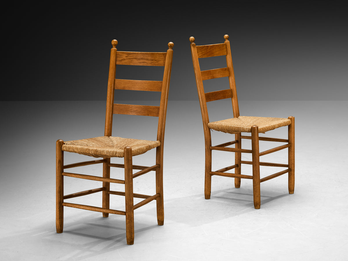 Rustic Pair of Dining Chairs in Solid Oak and Straw