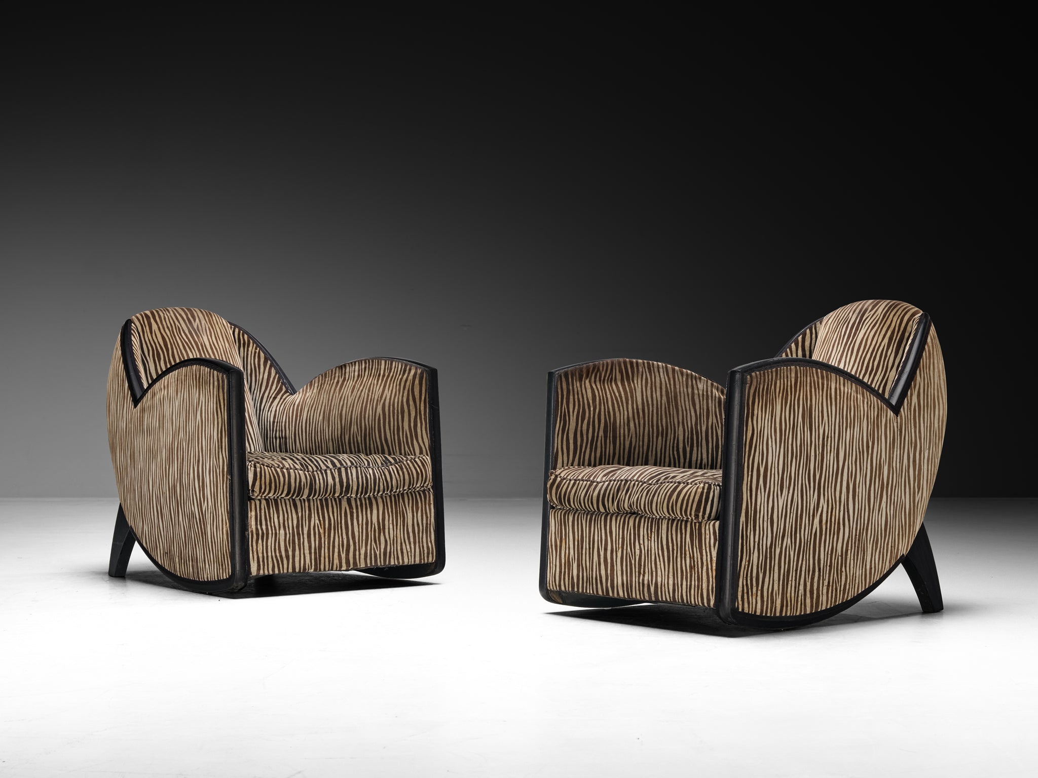 Levitan Décoration Pair of French Art Deco Lounge Chairs Seating Morentz