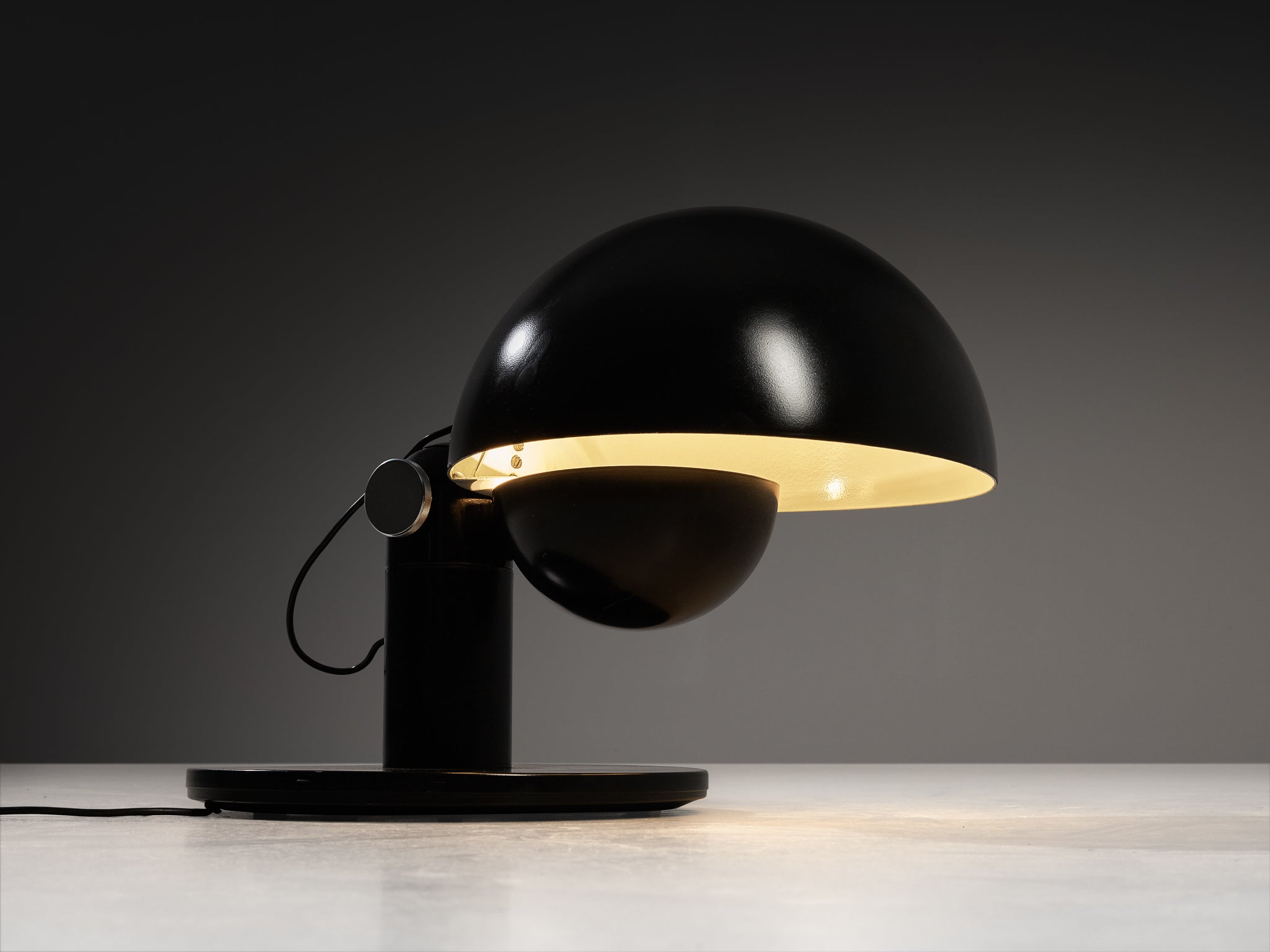 Francesco Buzzi Ceriani 'Cuffia' Table Lamp in Black Metal Lighting Morentz