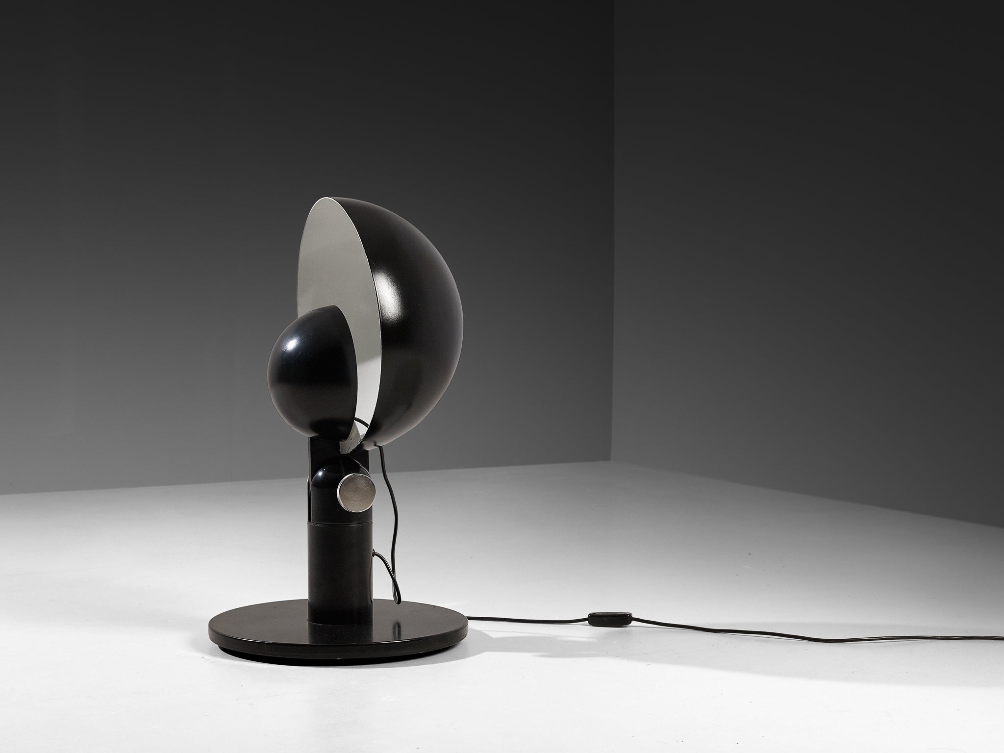 Francesco Buzzi Ceriani 'Cuffia' Table Lamp in Black Metal Lighting Morentz