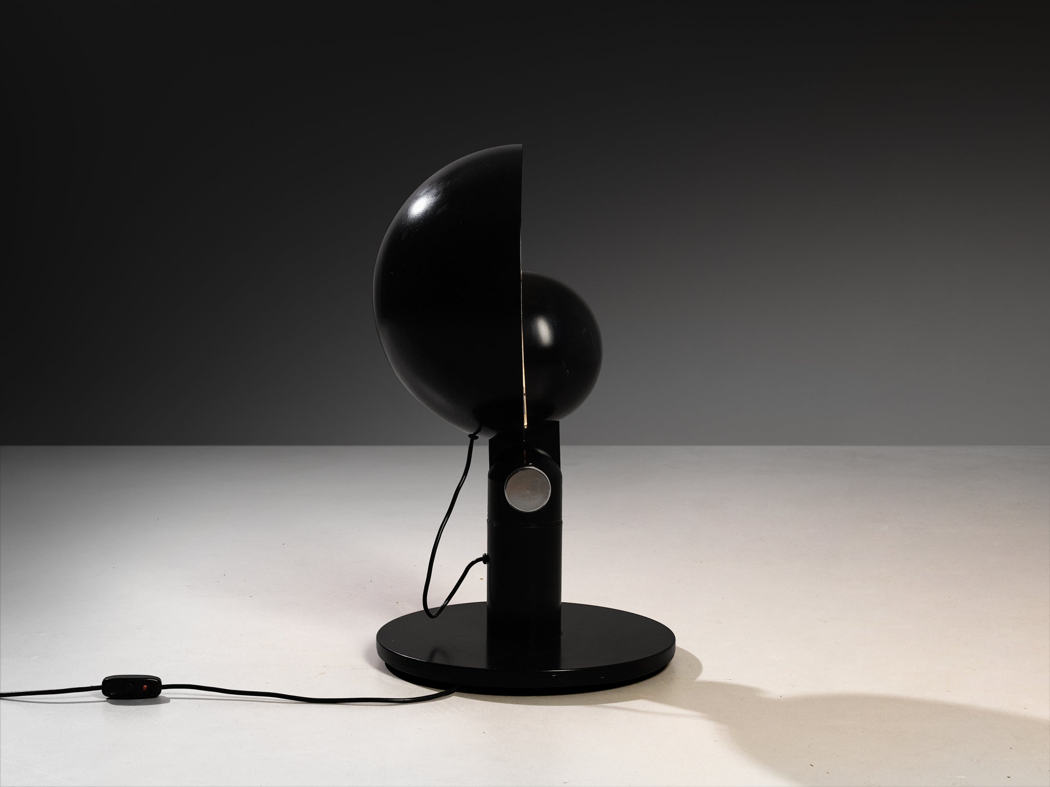 Francesco Buzzi Ceriani 'Cuffia' Table Lamp in Black Metal Lighting Morentz
